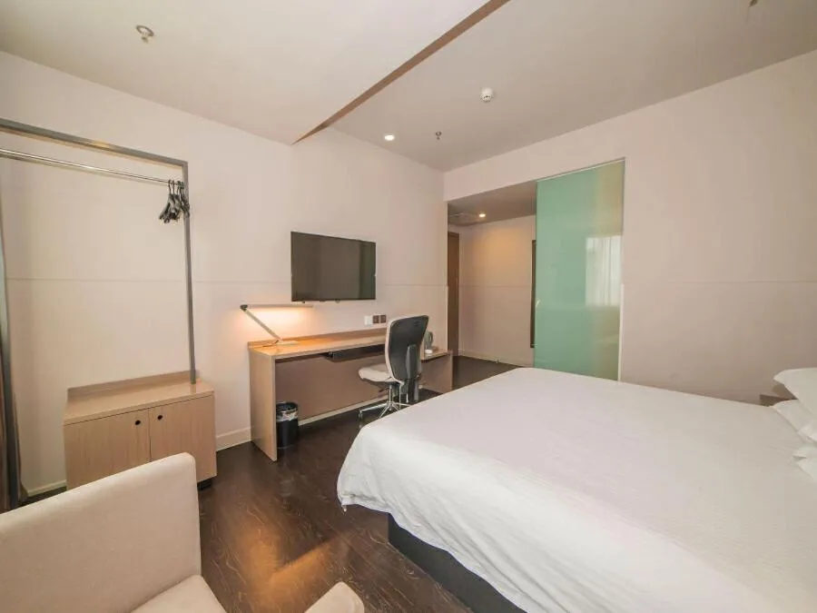 Bed in Jinjiang Inn Yangzhou Slender West Lake Dongguan Street