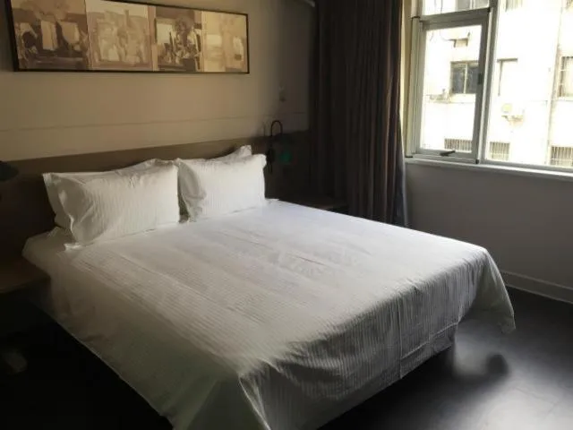 Bed in Jinjiang Inn Yangzhou Slender West Lake Dongguan Street