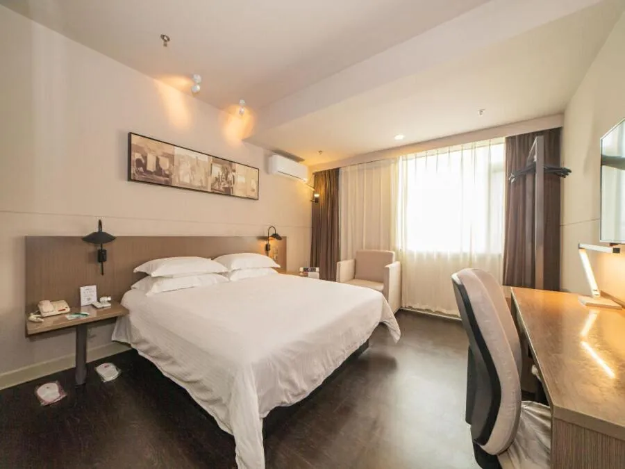 Bed in Jinjiang Inn Yangzhou Slender West Lake Dongguan Street