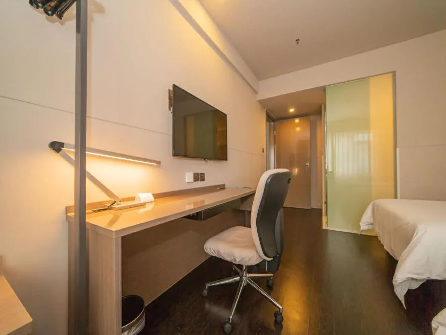 Bed in Jinjiang Inn Yangzhou Slender West Lake Dongguan Street