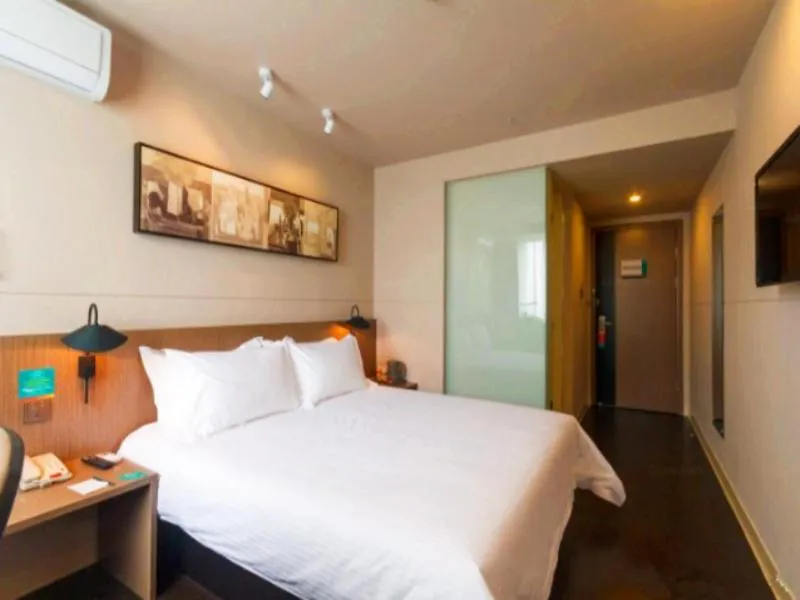 Bed in Jinjiang Inn Yangzhou Slender West Lake Dongguan Street