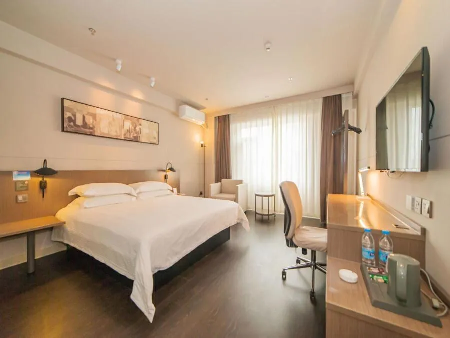 Bed in Jinjiang Inn Yangzhou Slender West Lake Dongguan Street