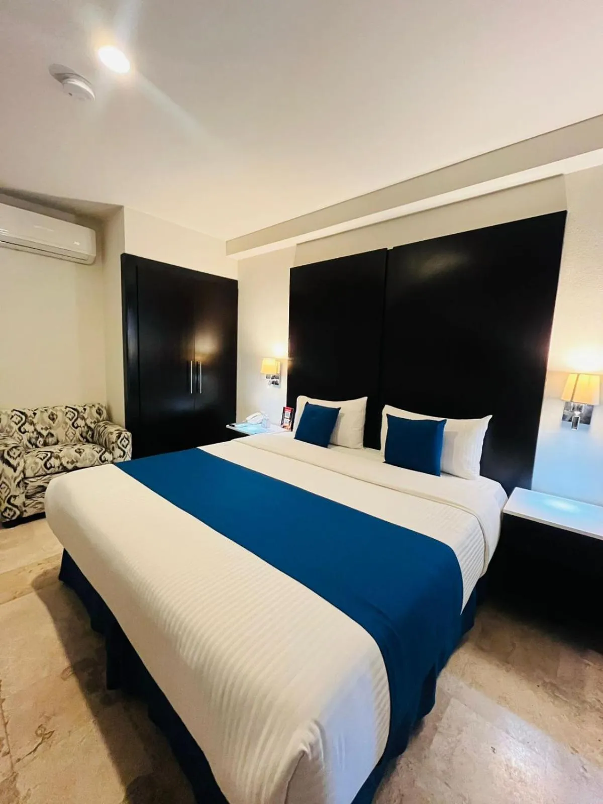 Bed in Hotel del Pescador