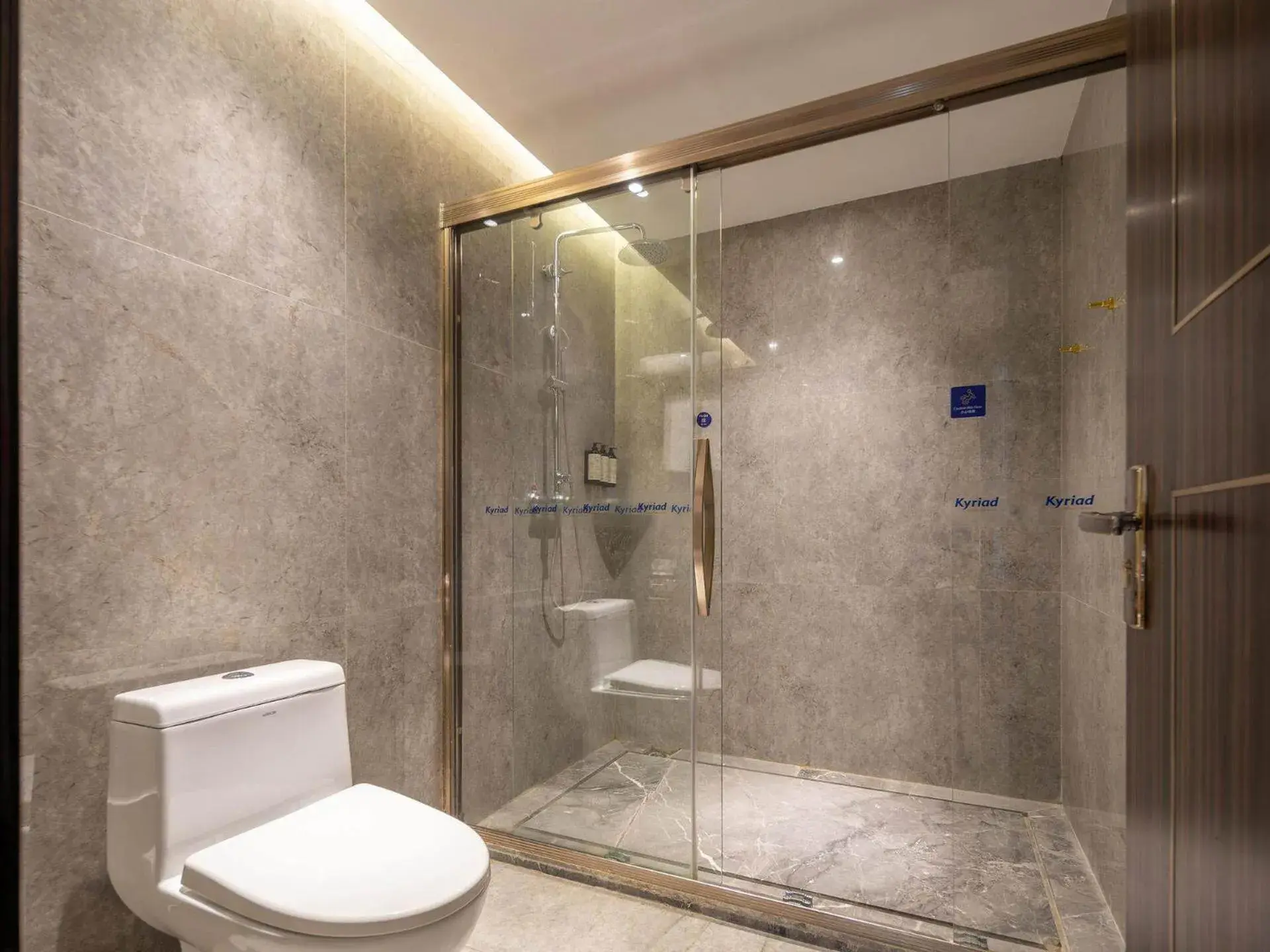 Kyriad Marvelous Hotel Weihai Railway Station Kyriad Marvelous Hotel Weihai Railway Station