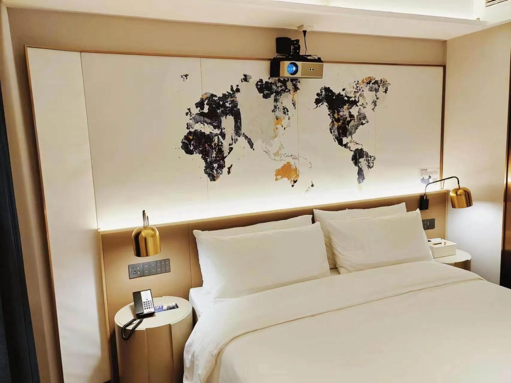 Bed in Kyriad Marvelous Hotel Weihai Happy Gate Weigao Plaza