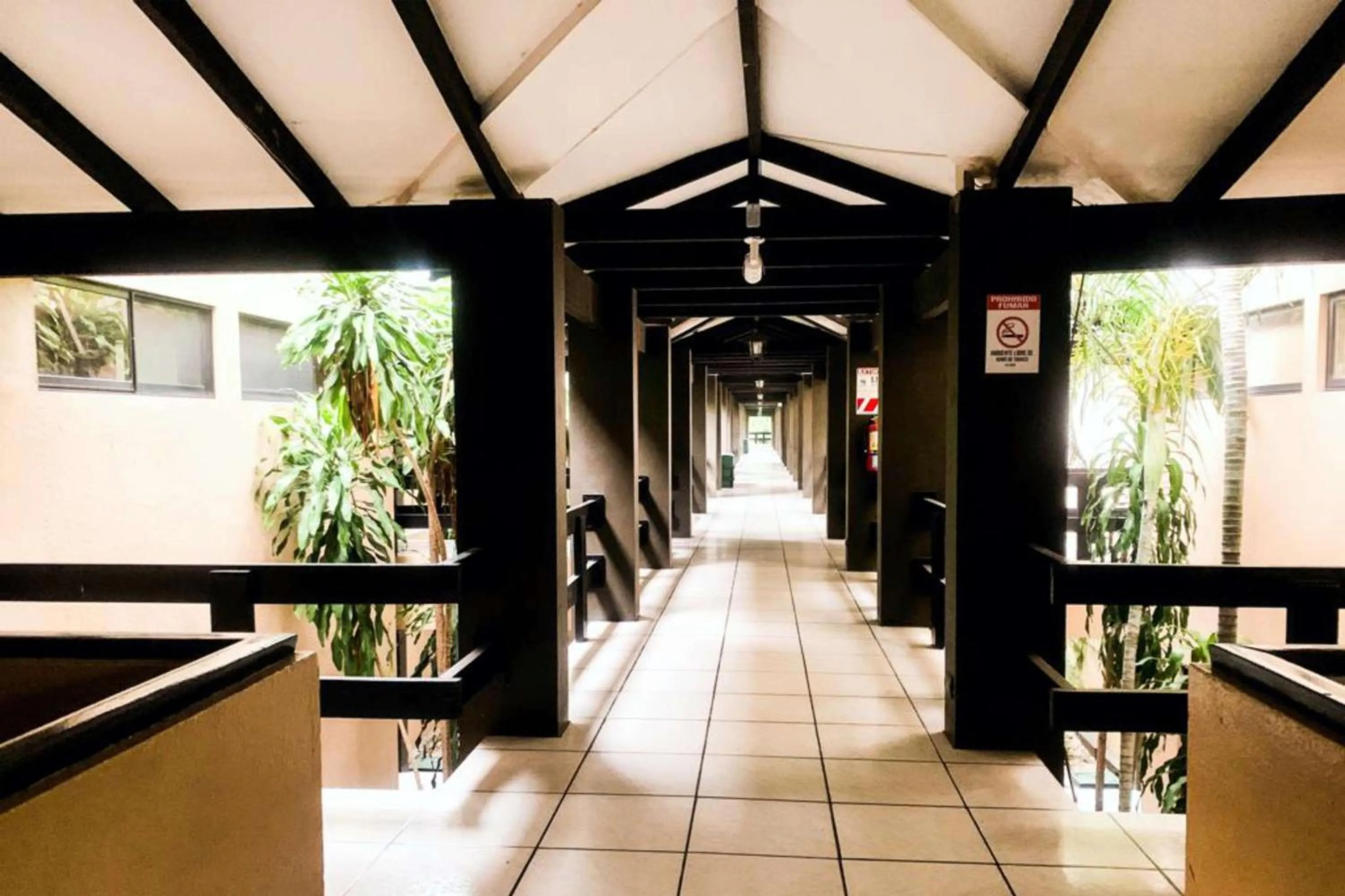 Property building in Best Western El Sitio Hotel