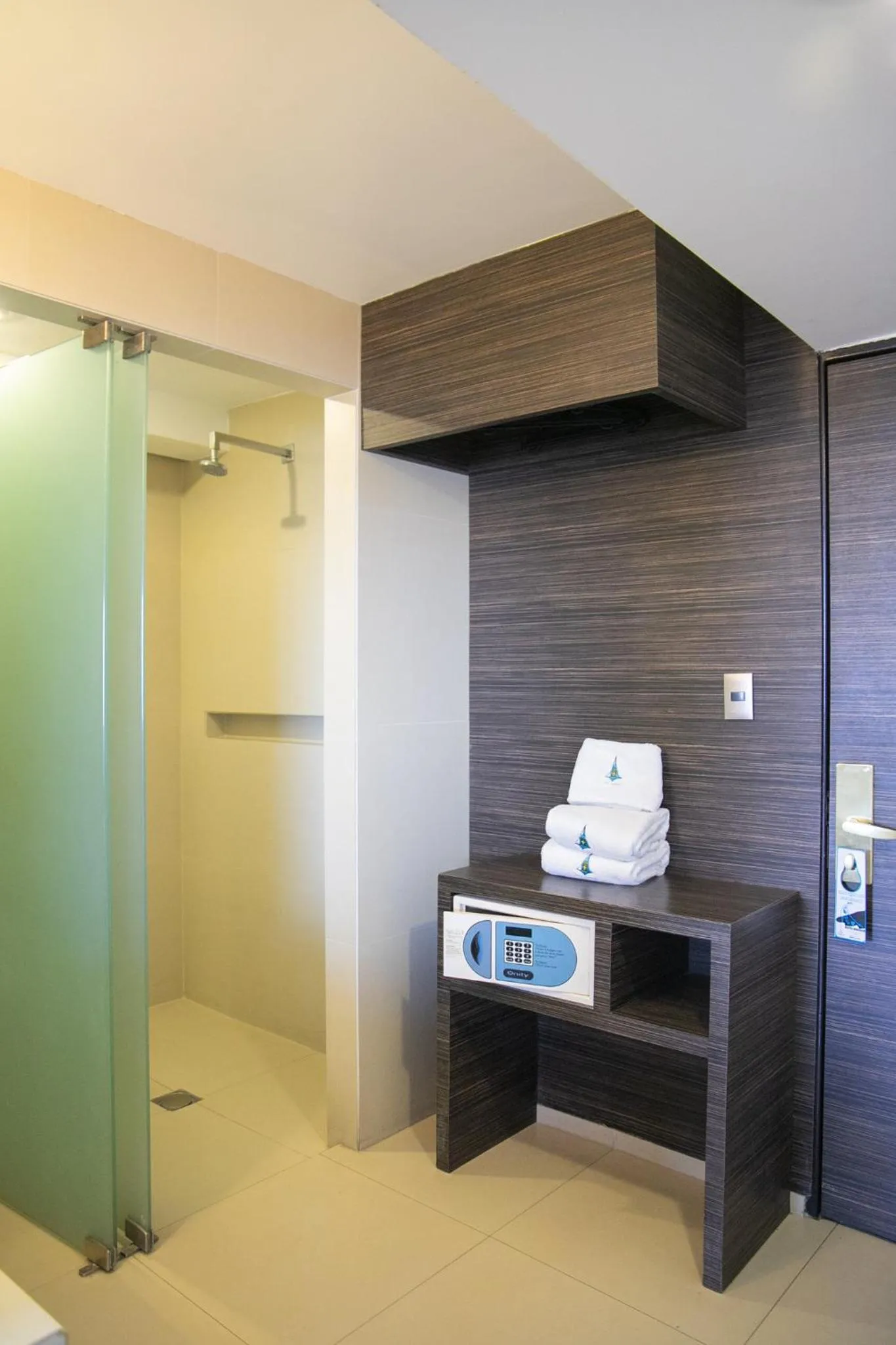 Shower in Hotel Brasilia