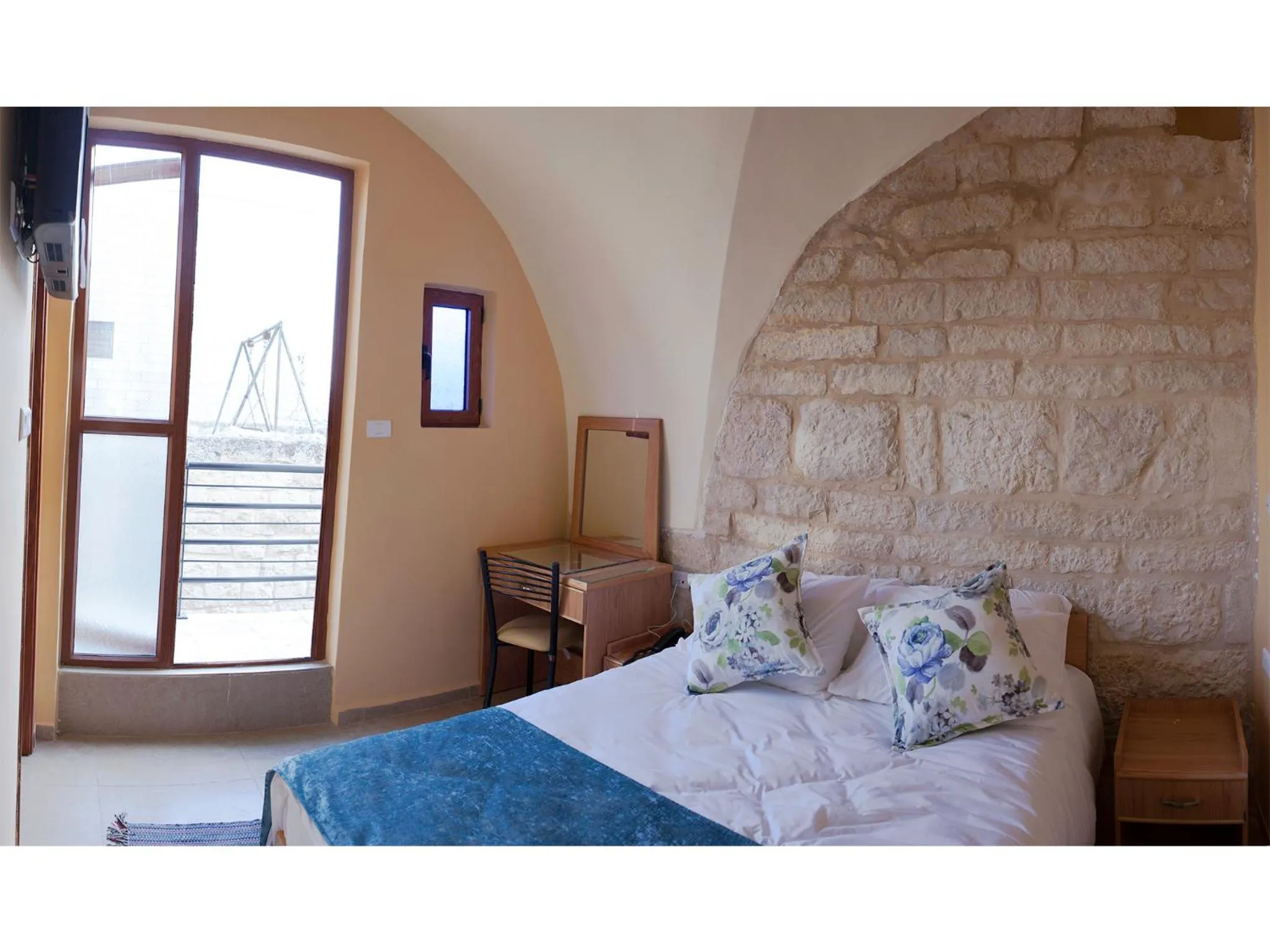 Photo of the whole room, Bed in Dar Sitti Aziza