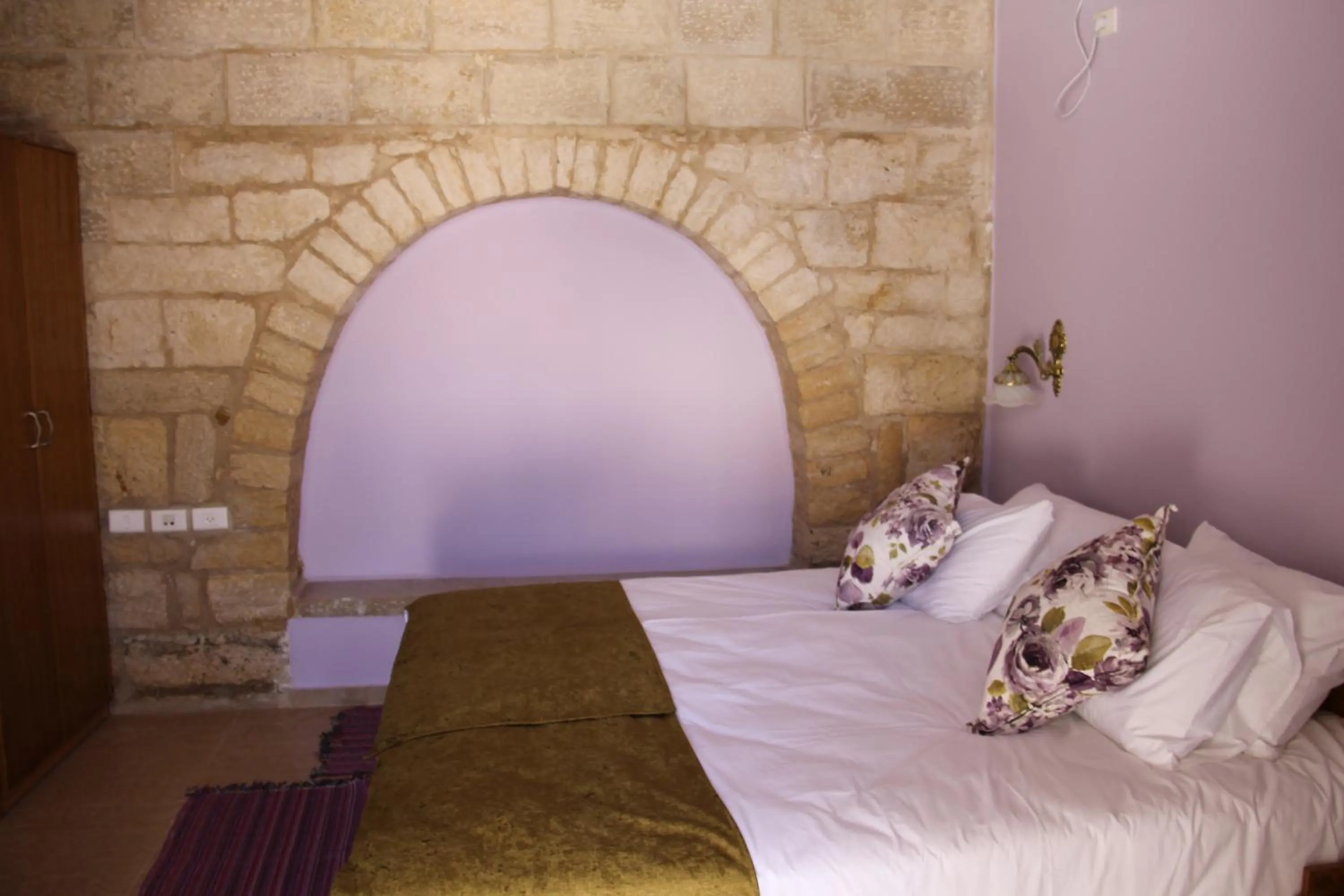 Bed in Dar Sitti Aziza