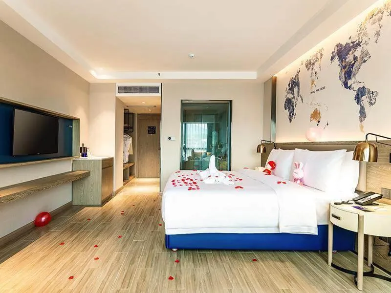 Bed in Kyriad Marvelous Hotel Shenzhen Linheng Plaza Liuyue Subway Station