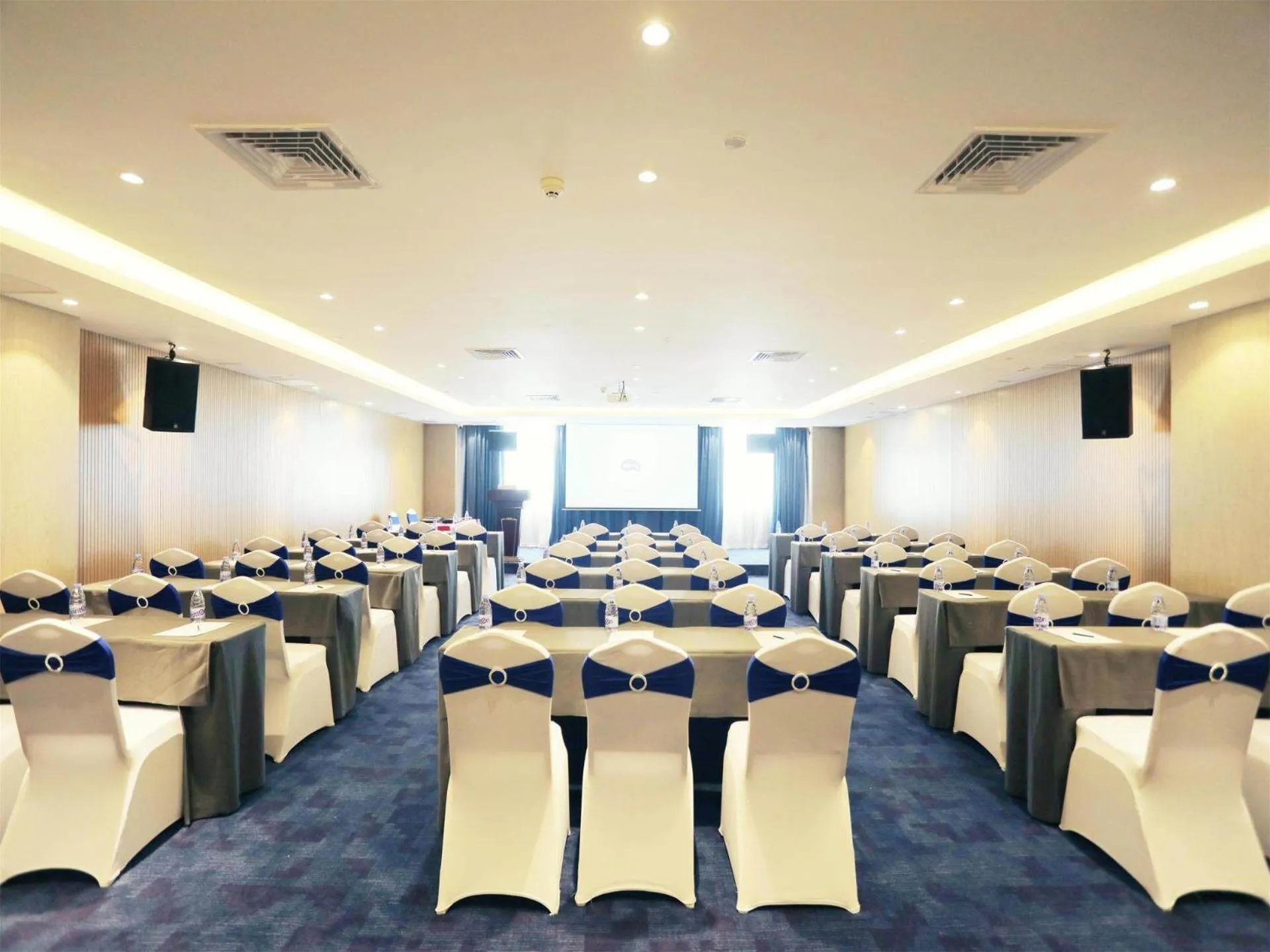 Kyriad Hotel Shenzhen Pingdi Low Carbon City