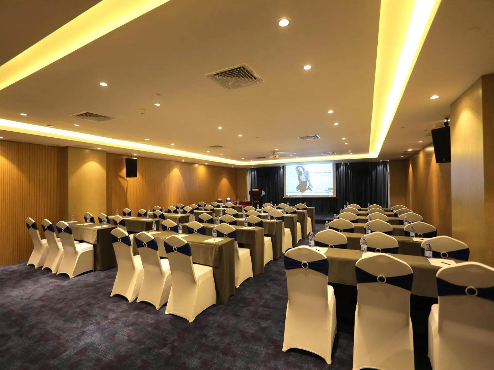 Kyriad Hotel Shenzhen Pingdi Low Carbon City