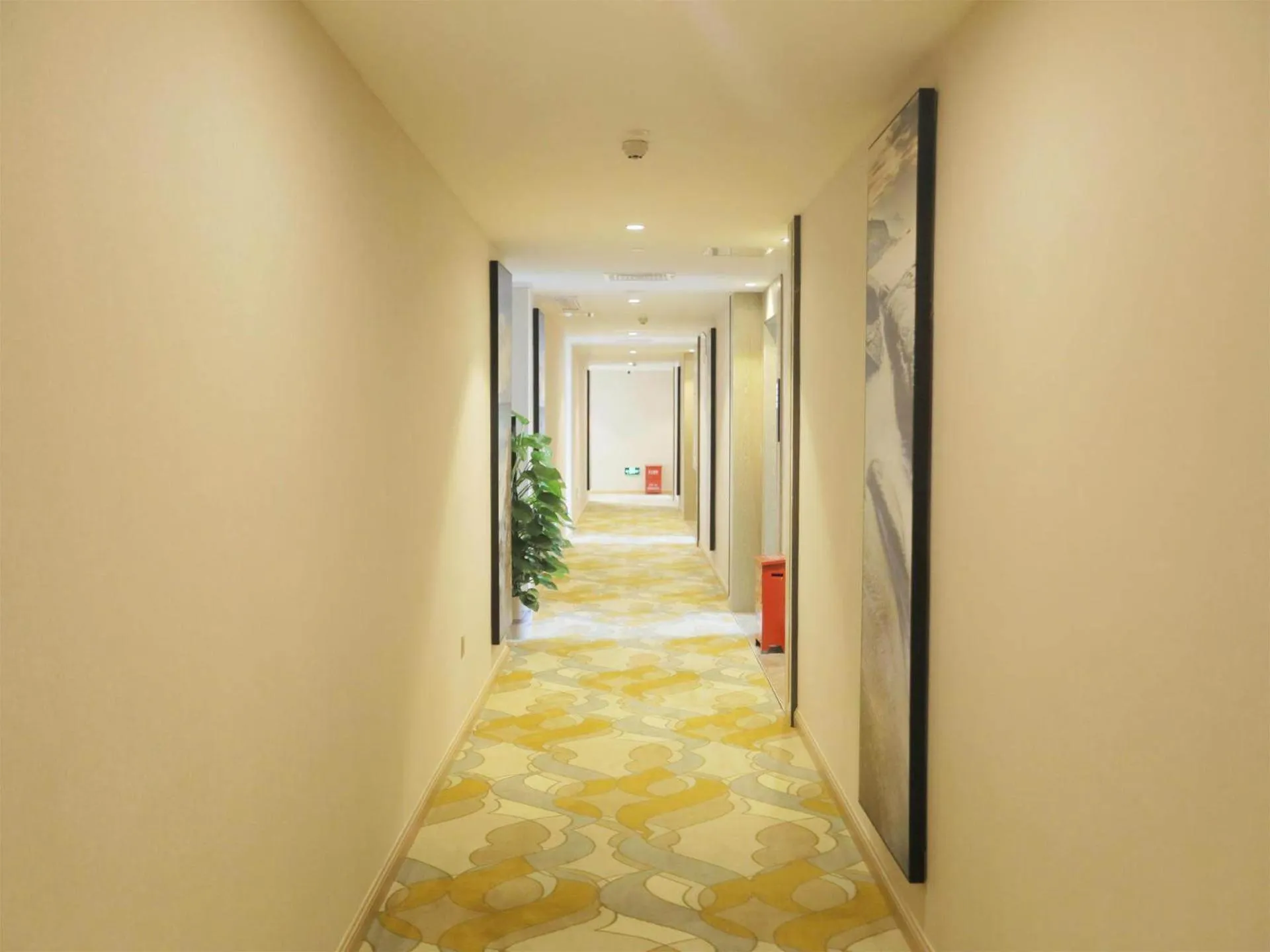 Kyriad Hotel Shenzhen Pingdi Low Carbon City