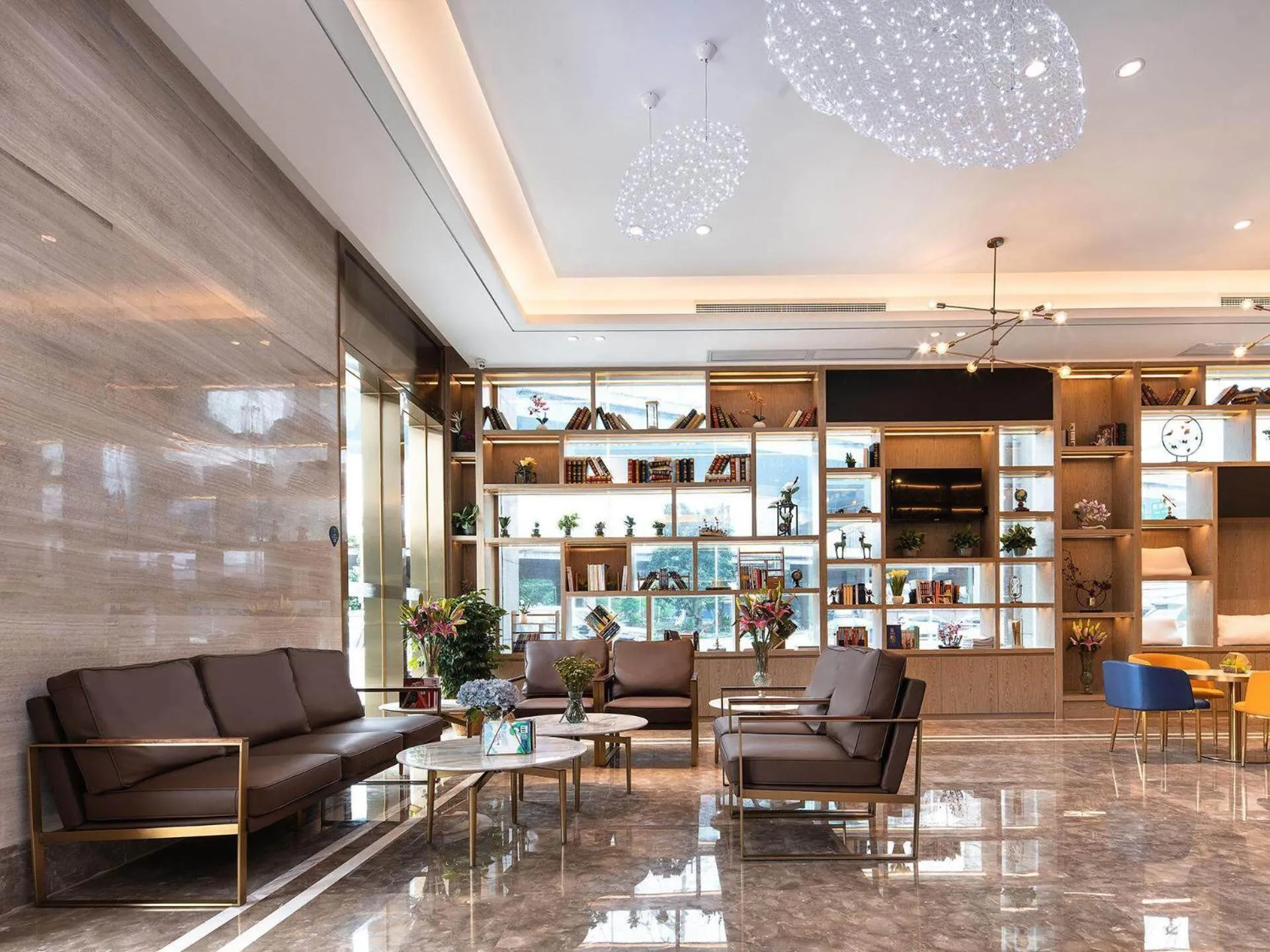 Kyriad Marvelous Hotel Luoding Ring City East Road