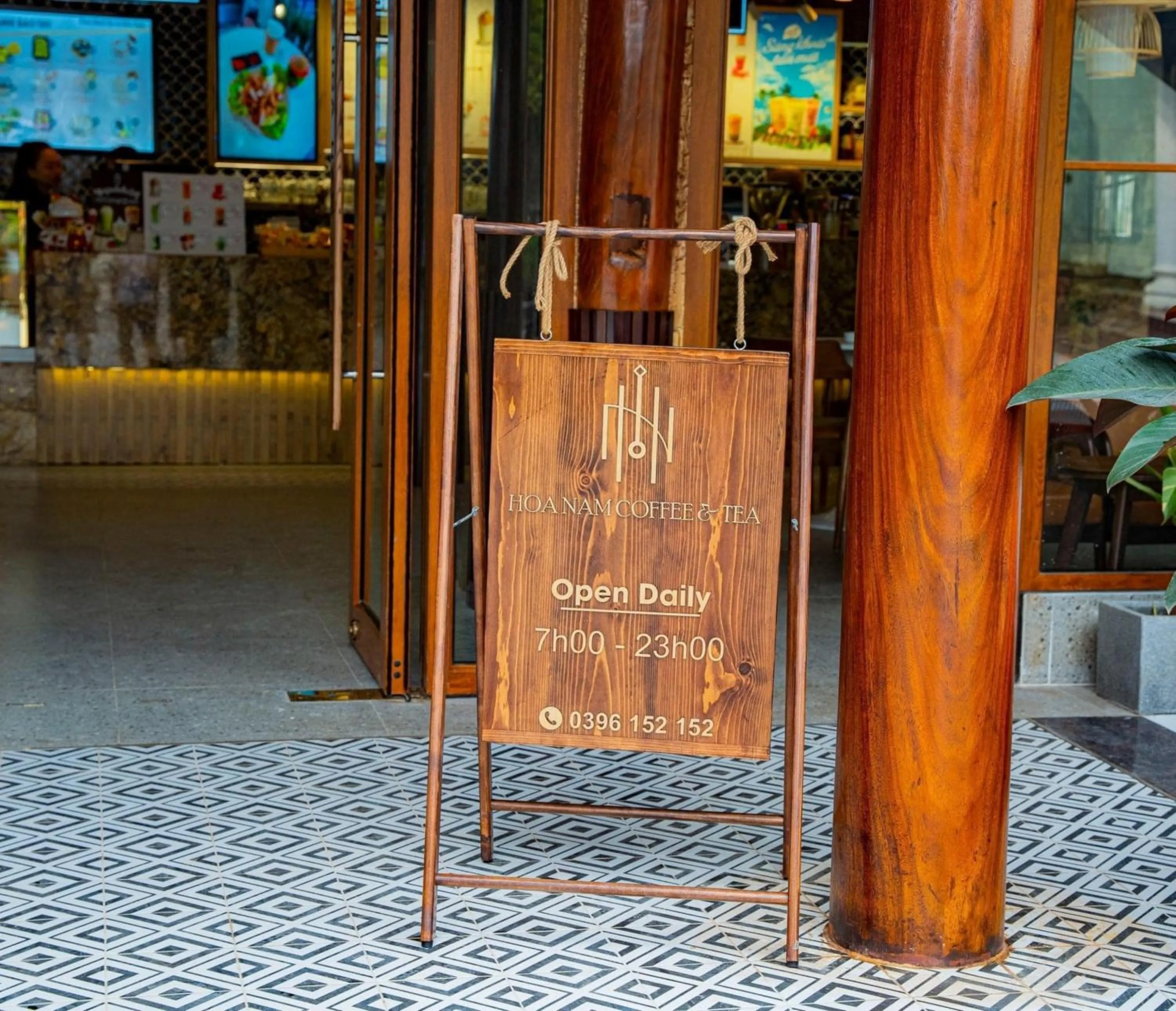 Coffee/tea facilities in Hòa Nam Hotel