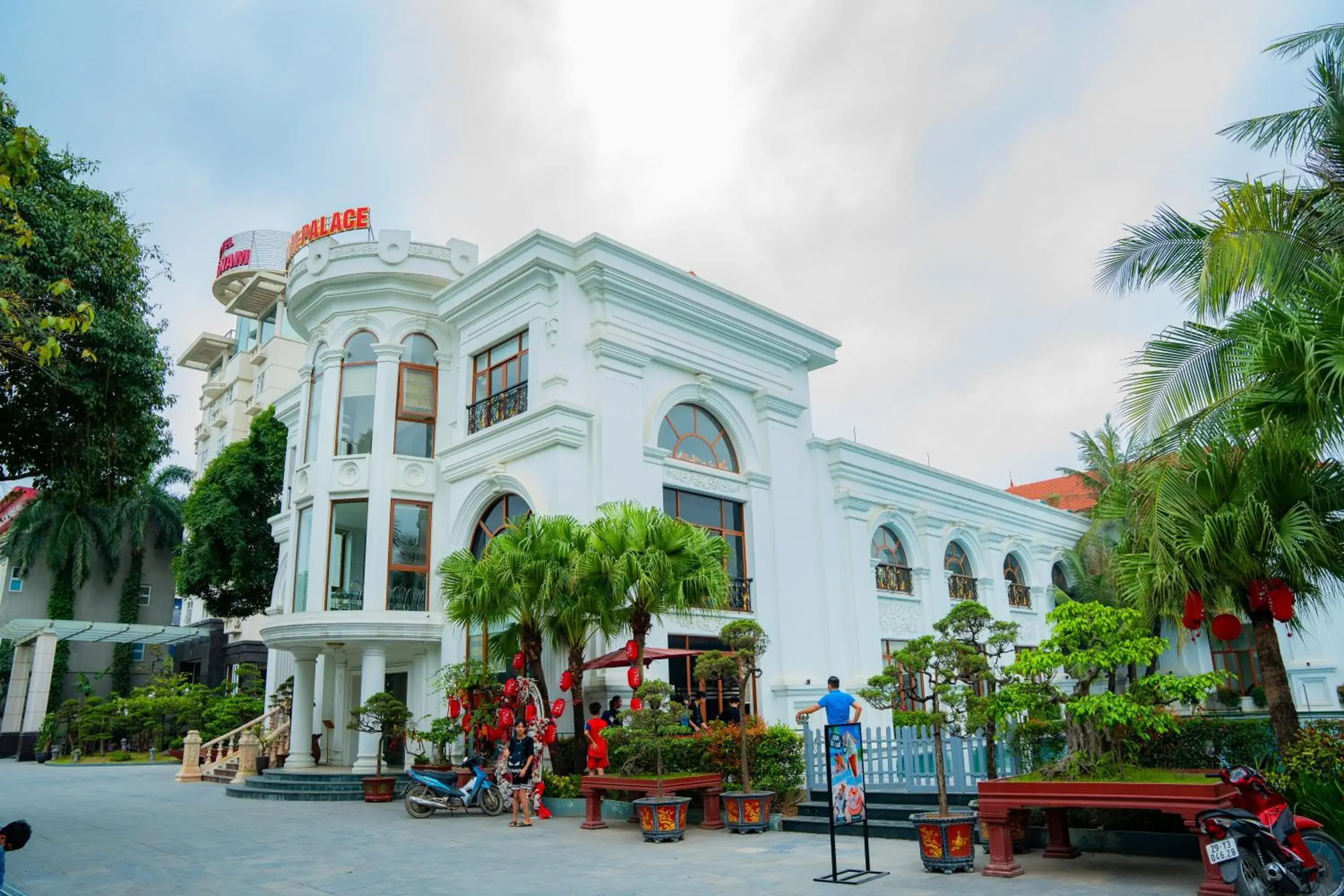 Restaurant/places to eat in Hòa Nam Hotel Restaurant/places to eat in Hòa Nam Hotel