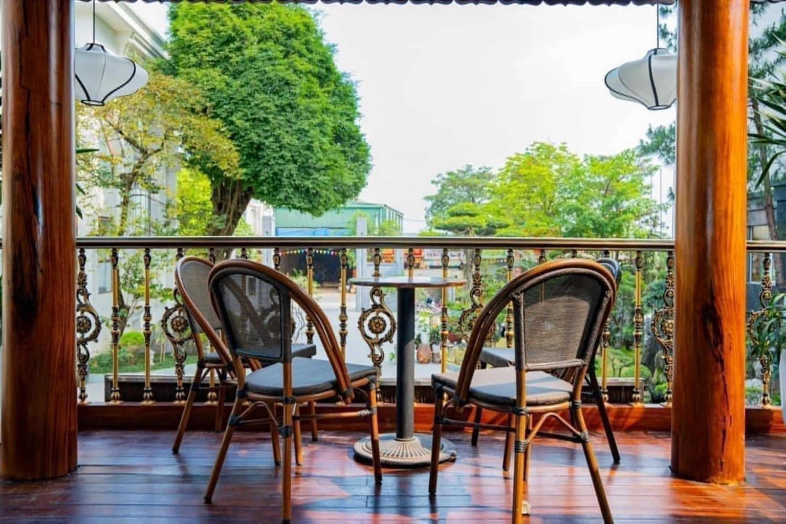 Garden view in Hòa Nam Hotel