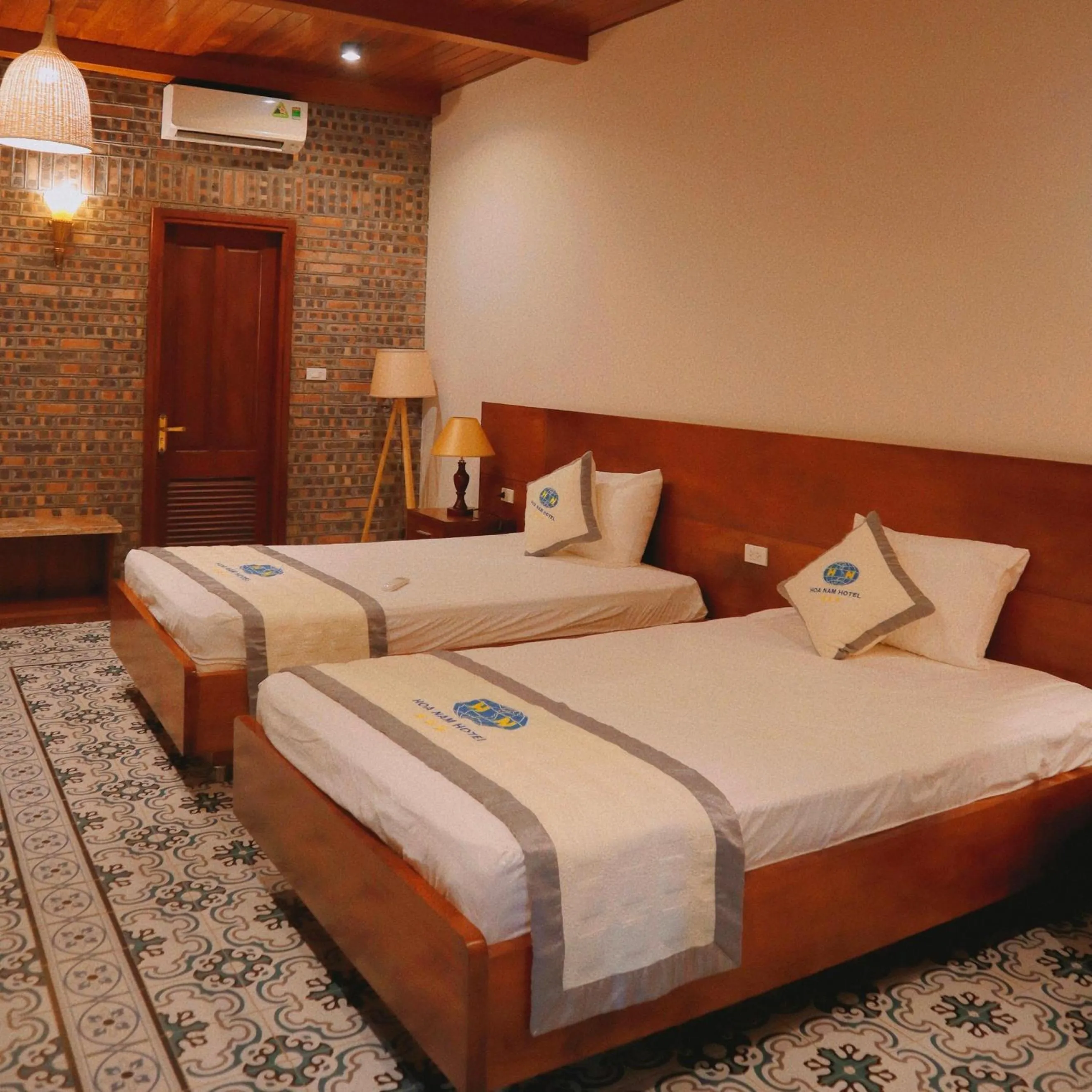 Bed in Hòa Nam Hotel