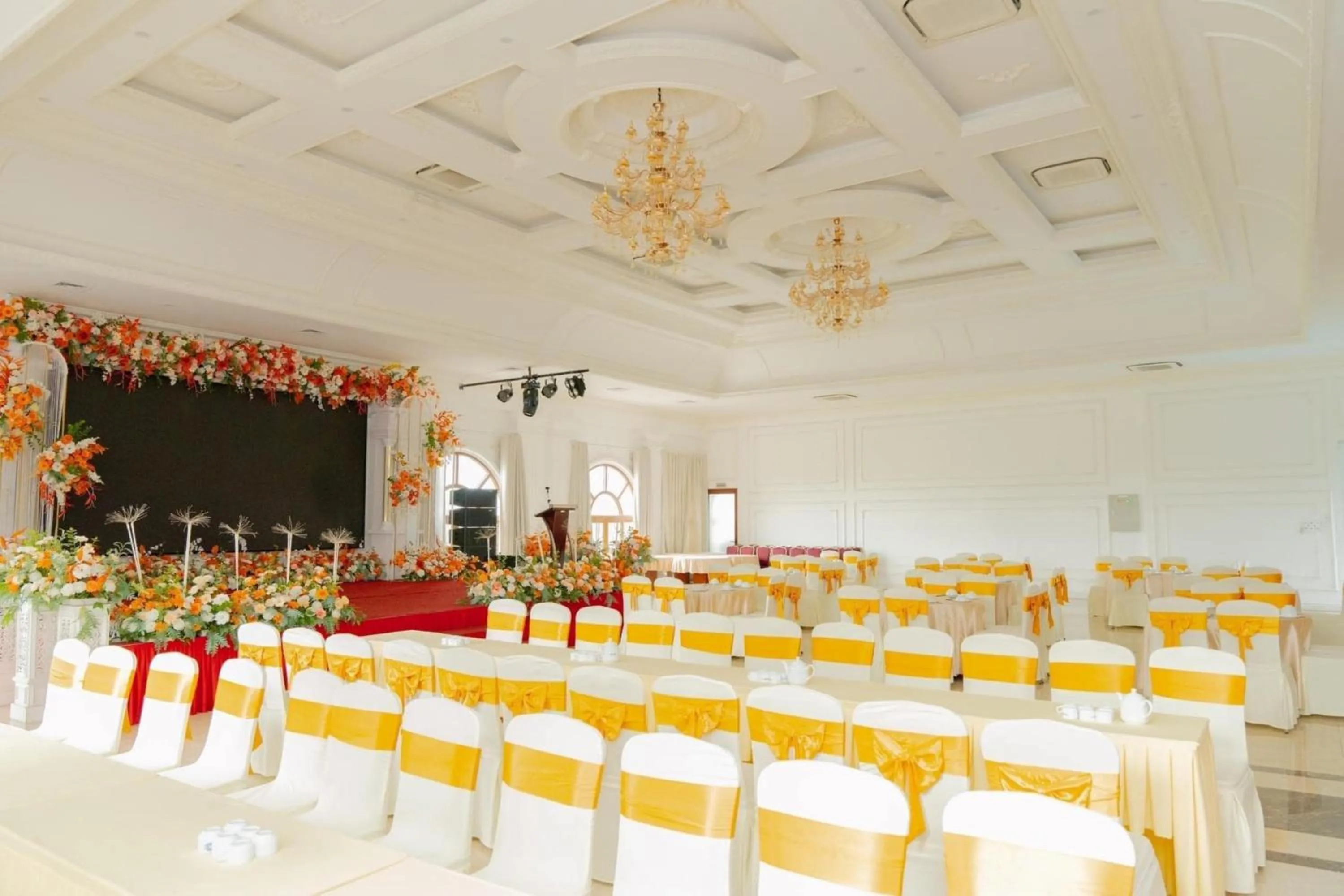 Banquet/Function facilities in Hòa Nam Hotel