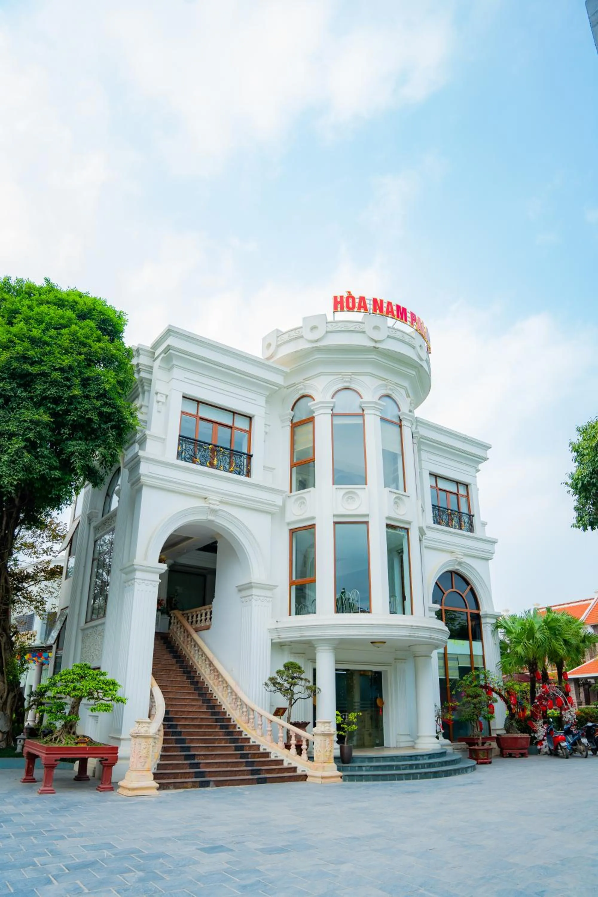 Restaurant/places to eat in Hòa Nam Hotel