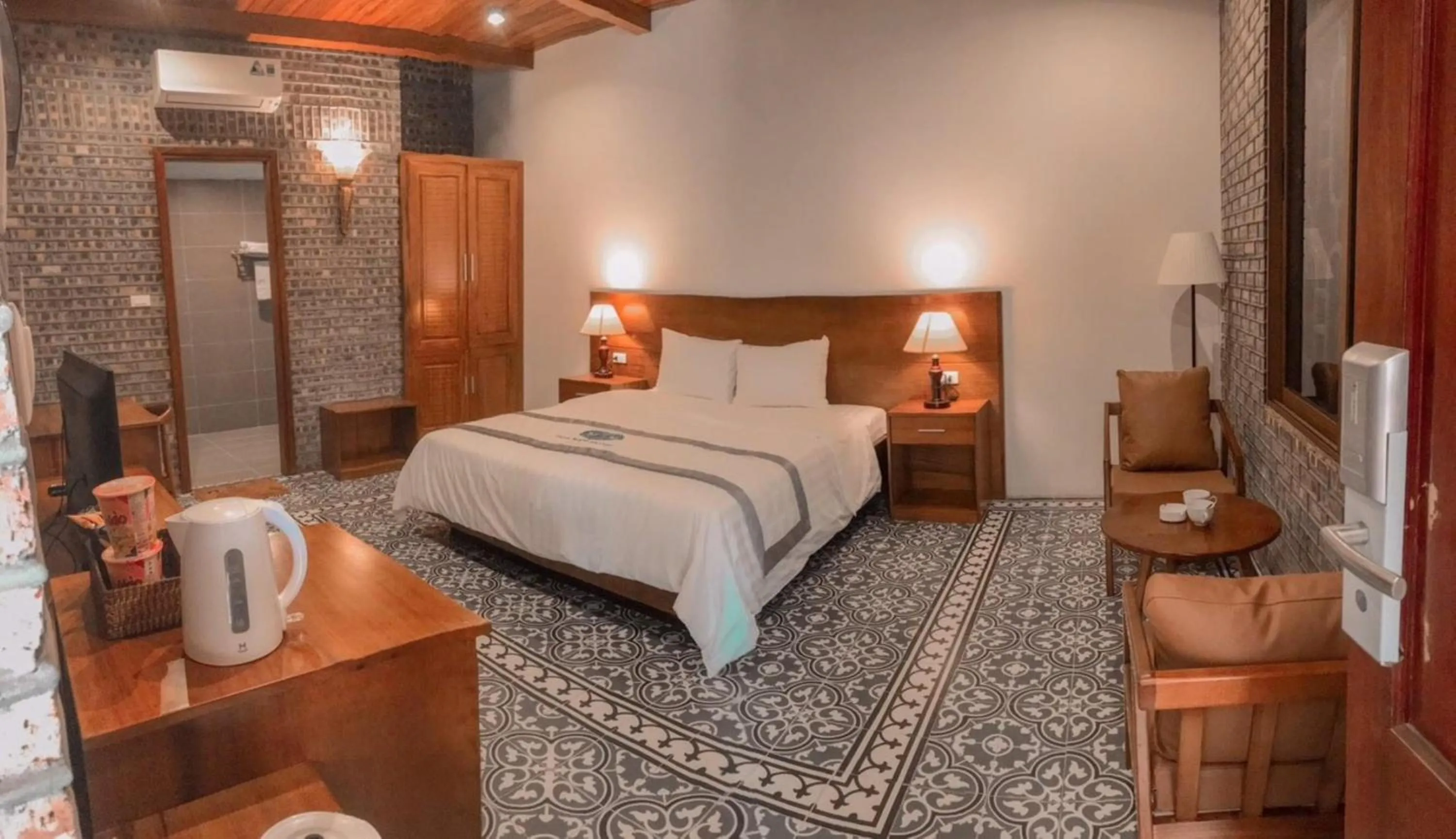 Bed in Hòa Nam Hotel