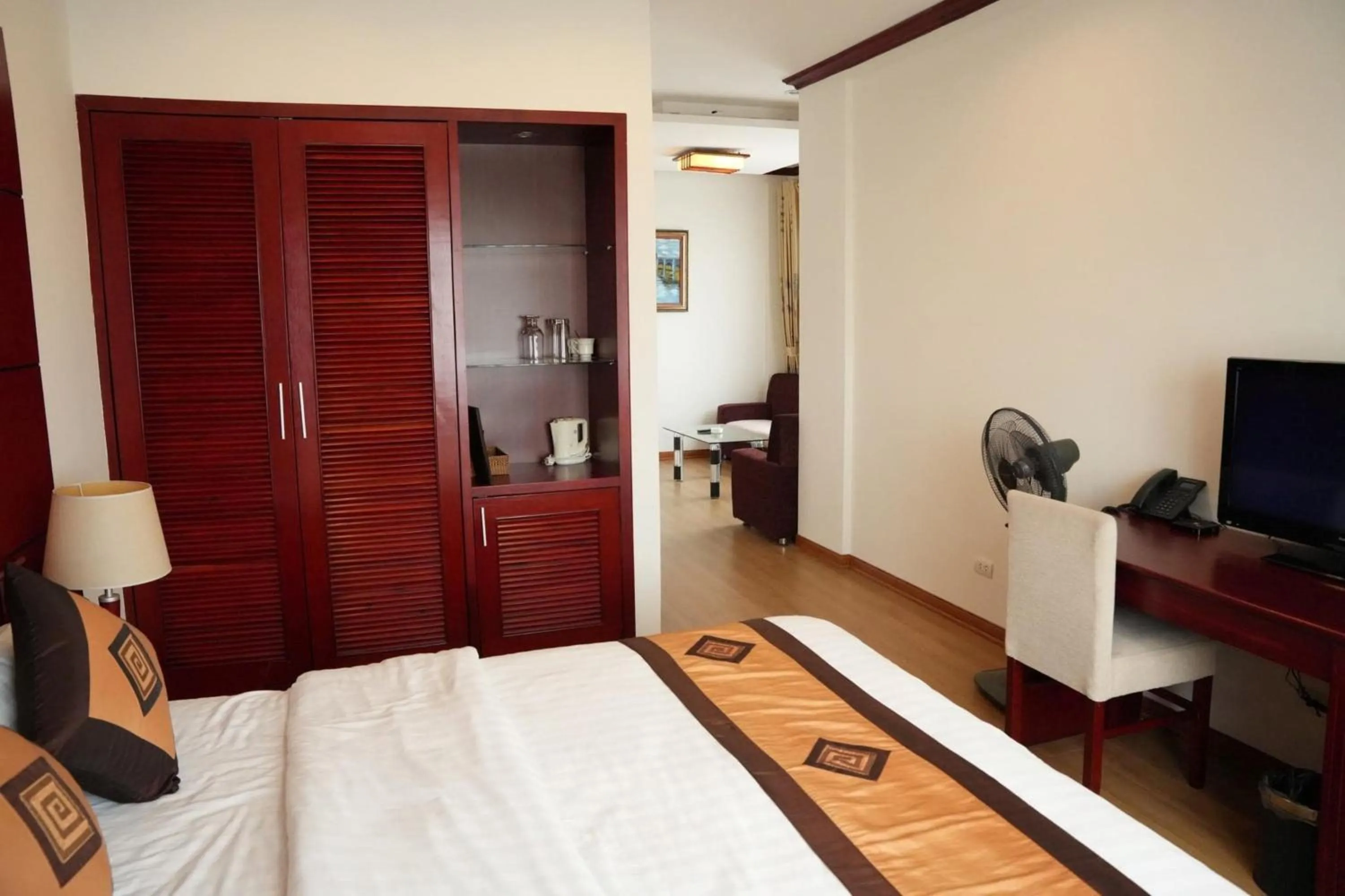 Bedroom, Bed in Hòa Nam Hotel