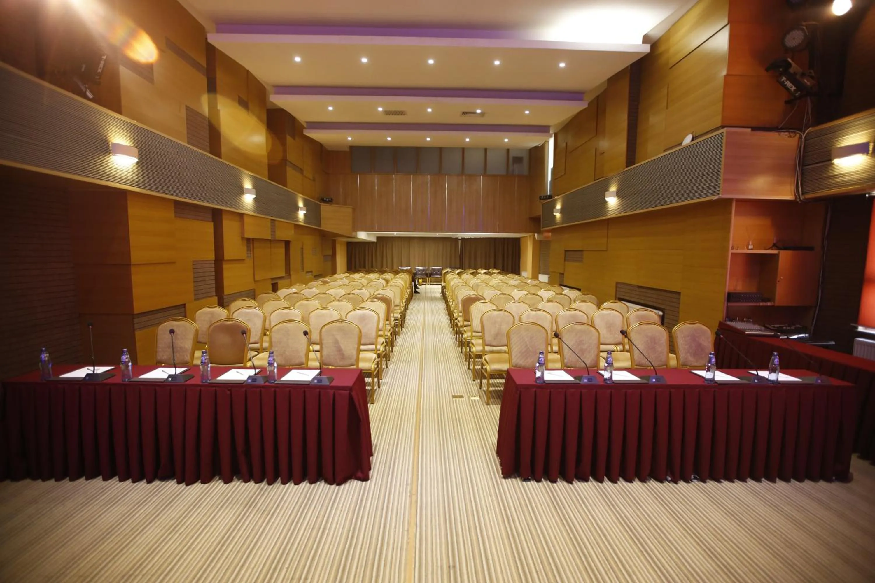 Business facilities in The Corporate Hotel and Convention Centre