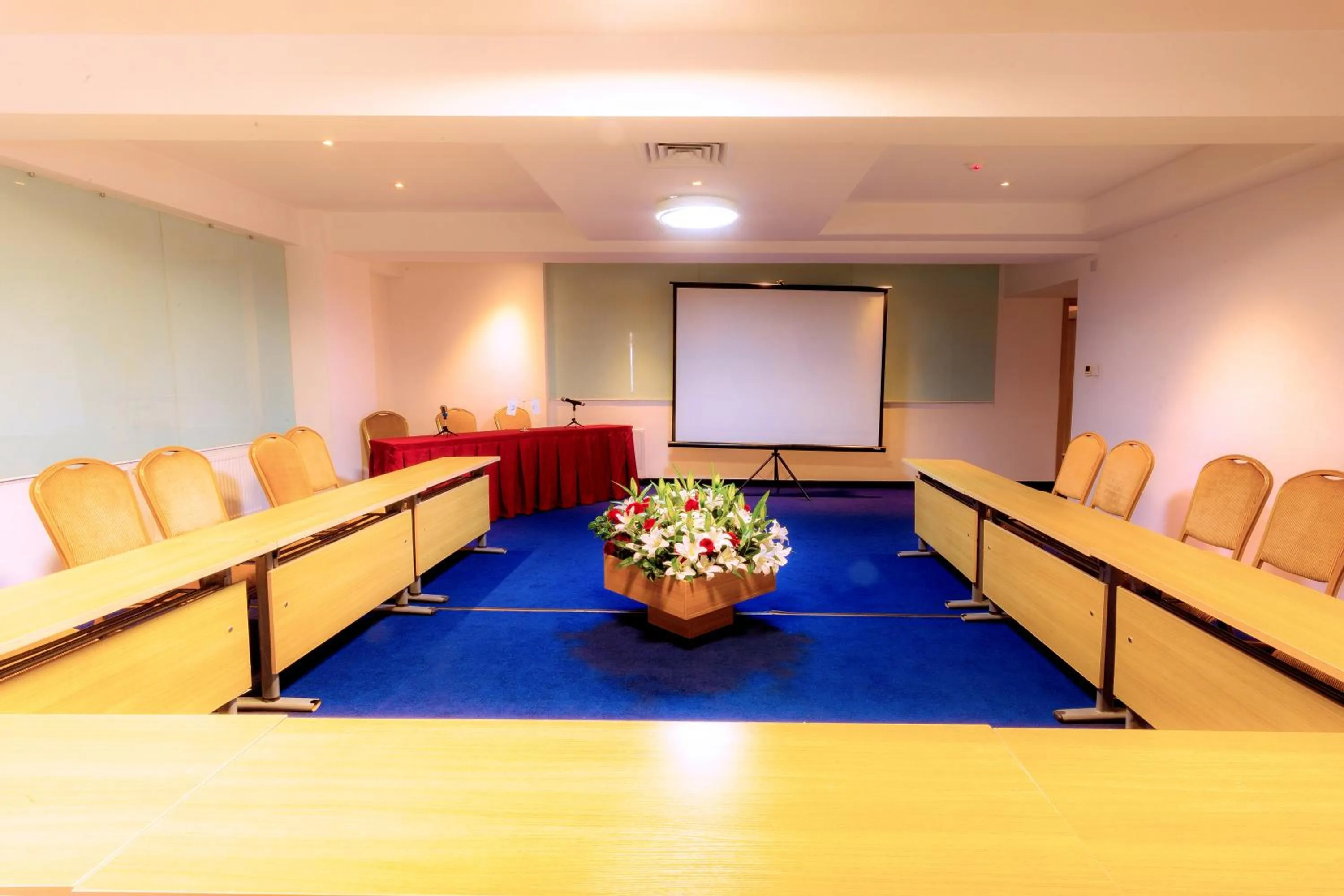 Business facilities in The Corporate Hotel and Convention Centre