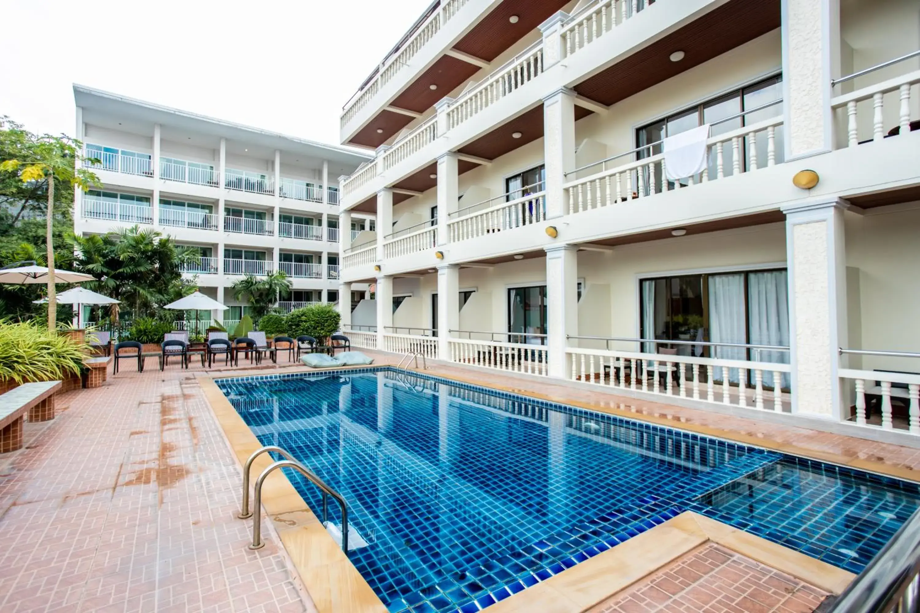 Swimming pool in Tri's Miracle Kata Beach Side Swimming pool in Tri's Miracle Kata Beach Side