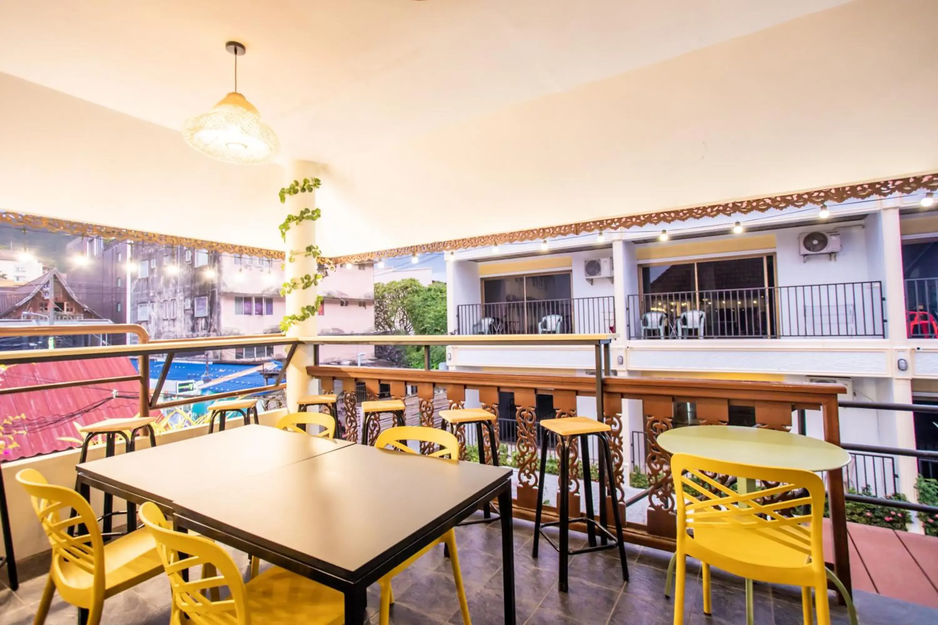 Restaurant/places to eat in Tri's Miracle Kata Beach Side Restaurant/places to eat in Tri's Miracle Kata Beach Side