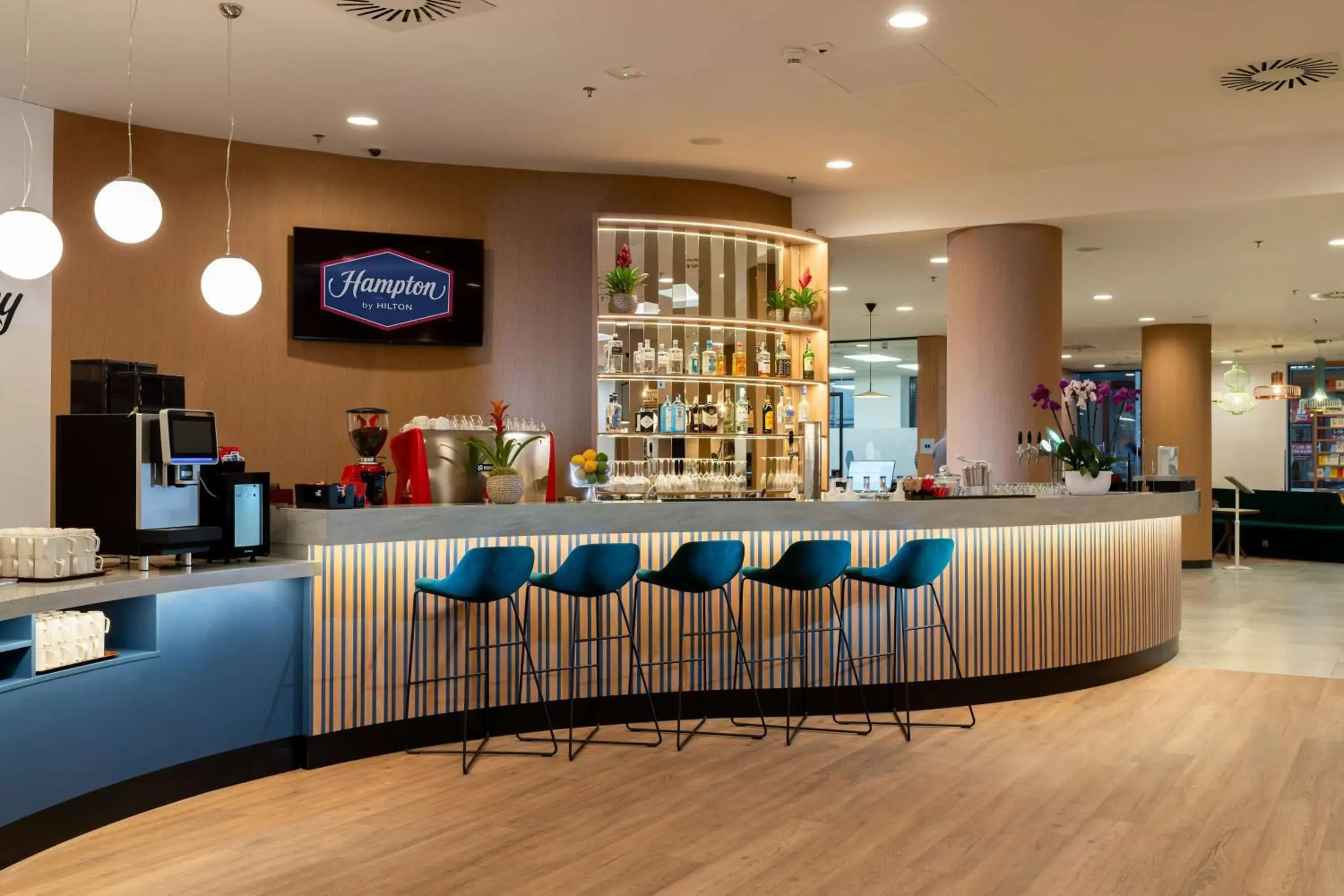 Lounge or bar in Hampton By Hilton Budapest City Centre Lounge or bar in Hampton By Hilton Budapest City Centre