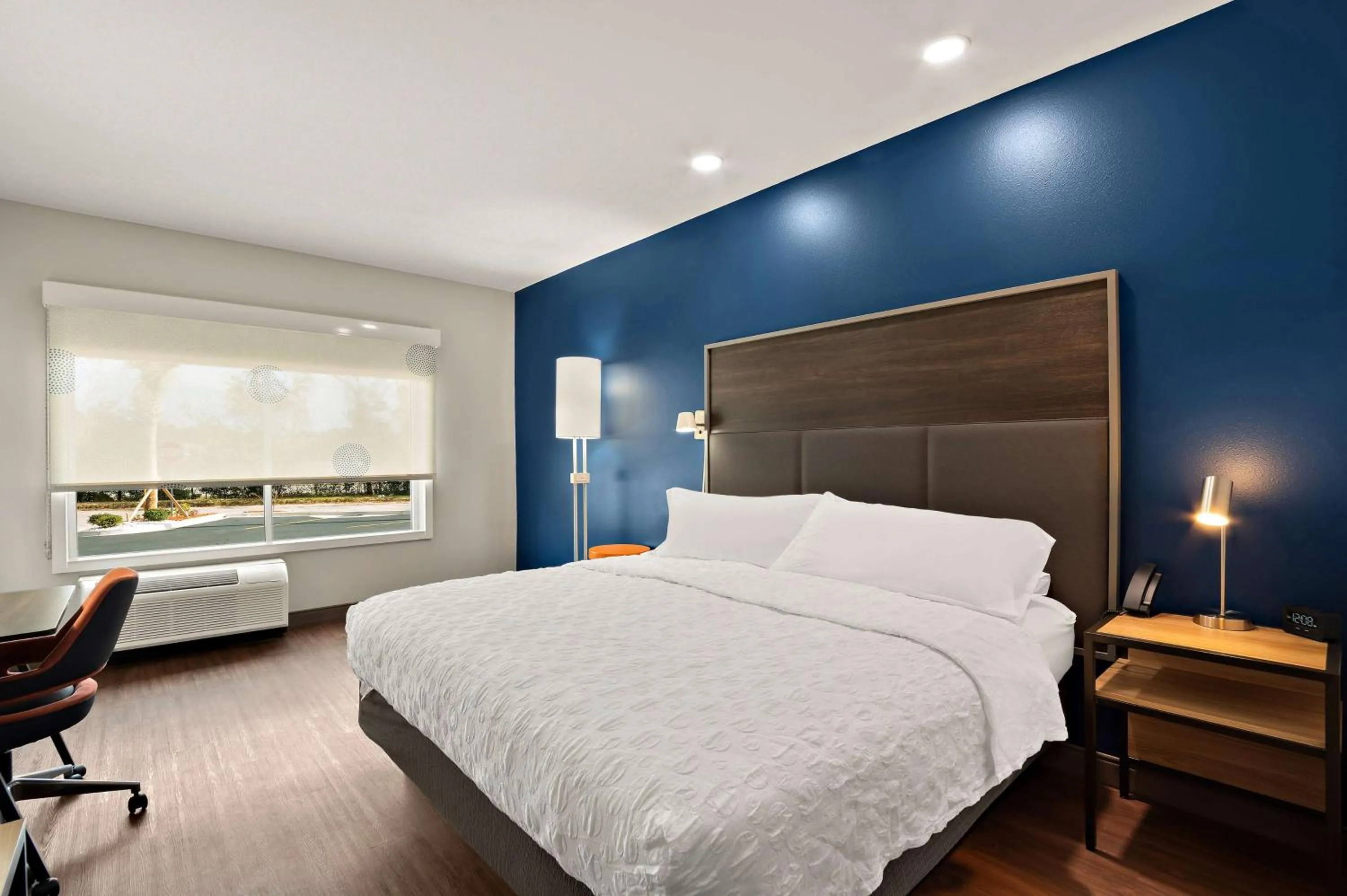 Bed in Tru By Hilton Santee