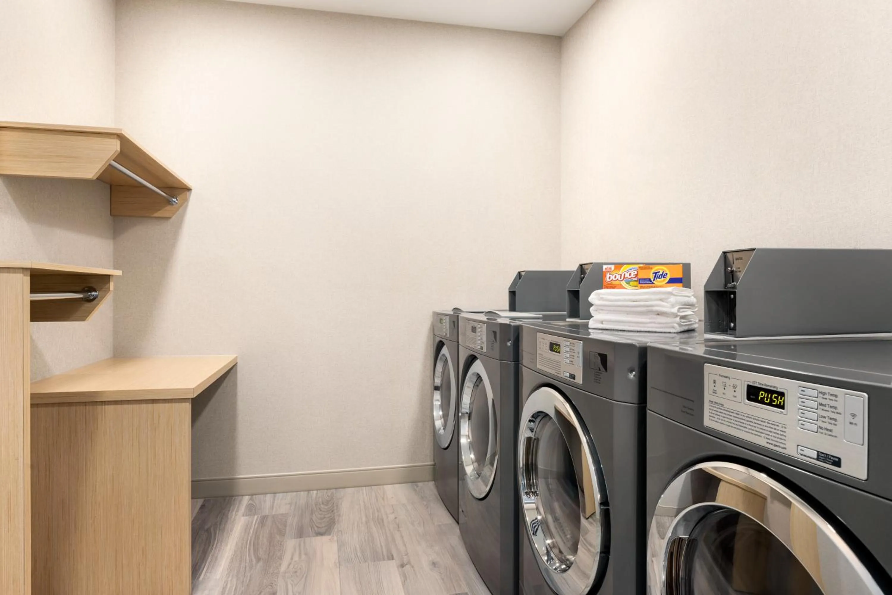 laundry in Home2 Suites By Hilton Cheyenne