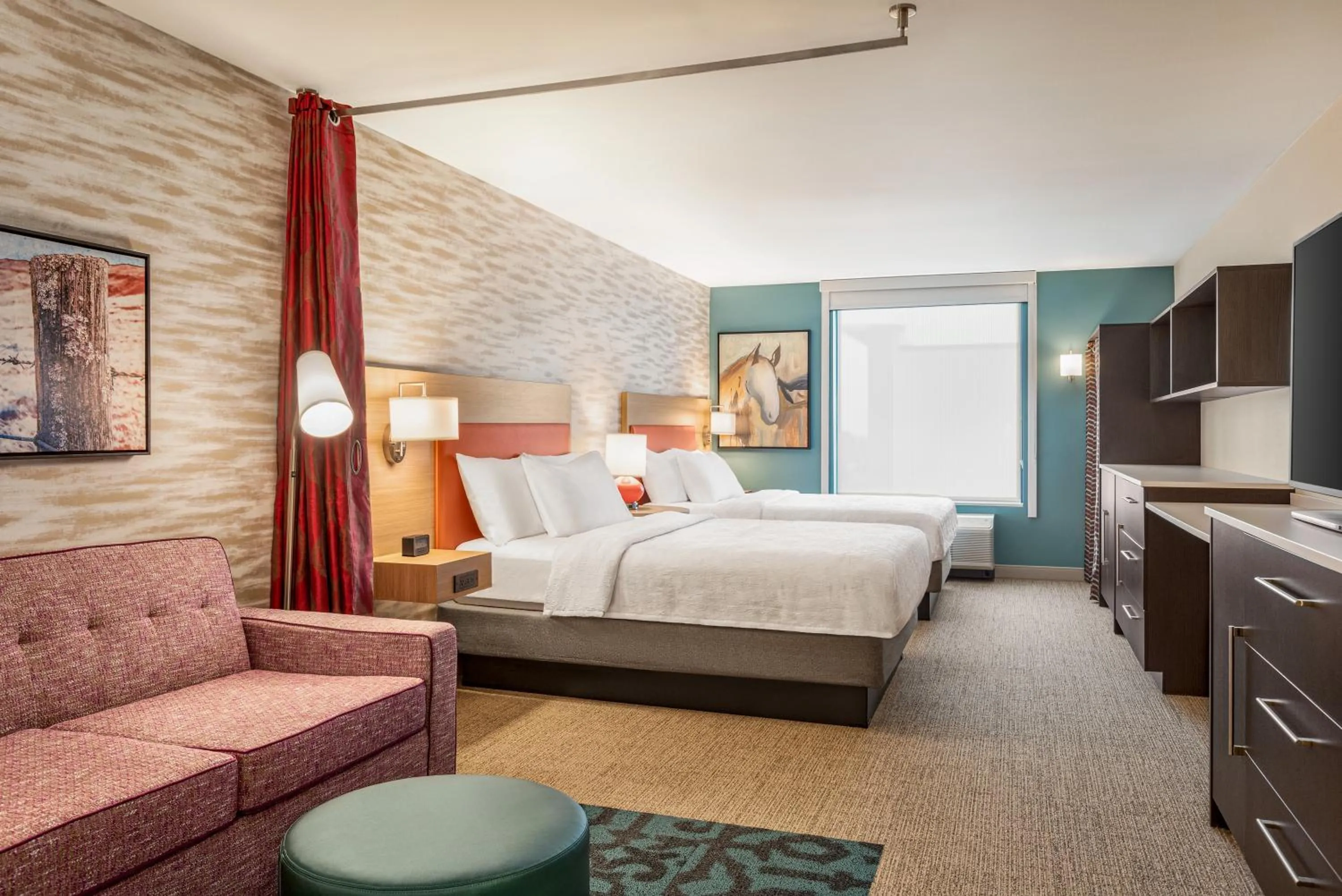 Bedroom, Bed in Home2 Suites By Hilton Cheyenne