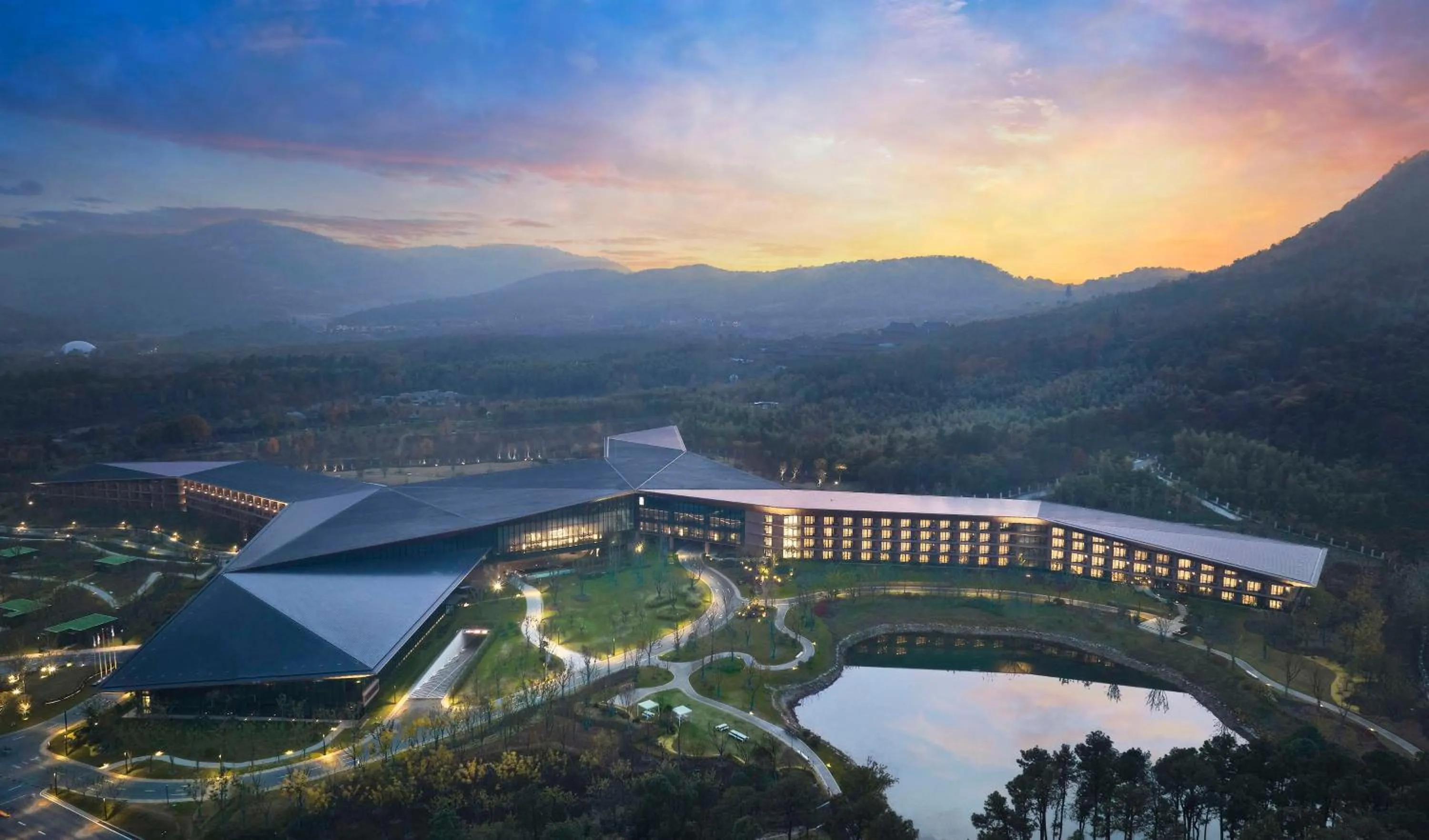 Property building in Hilton Nanjing Niushoushan