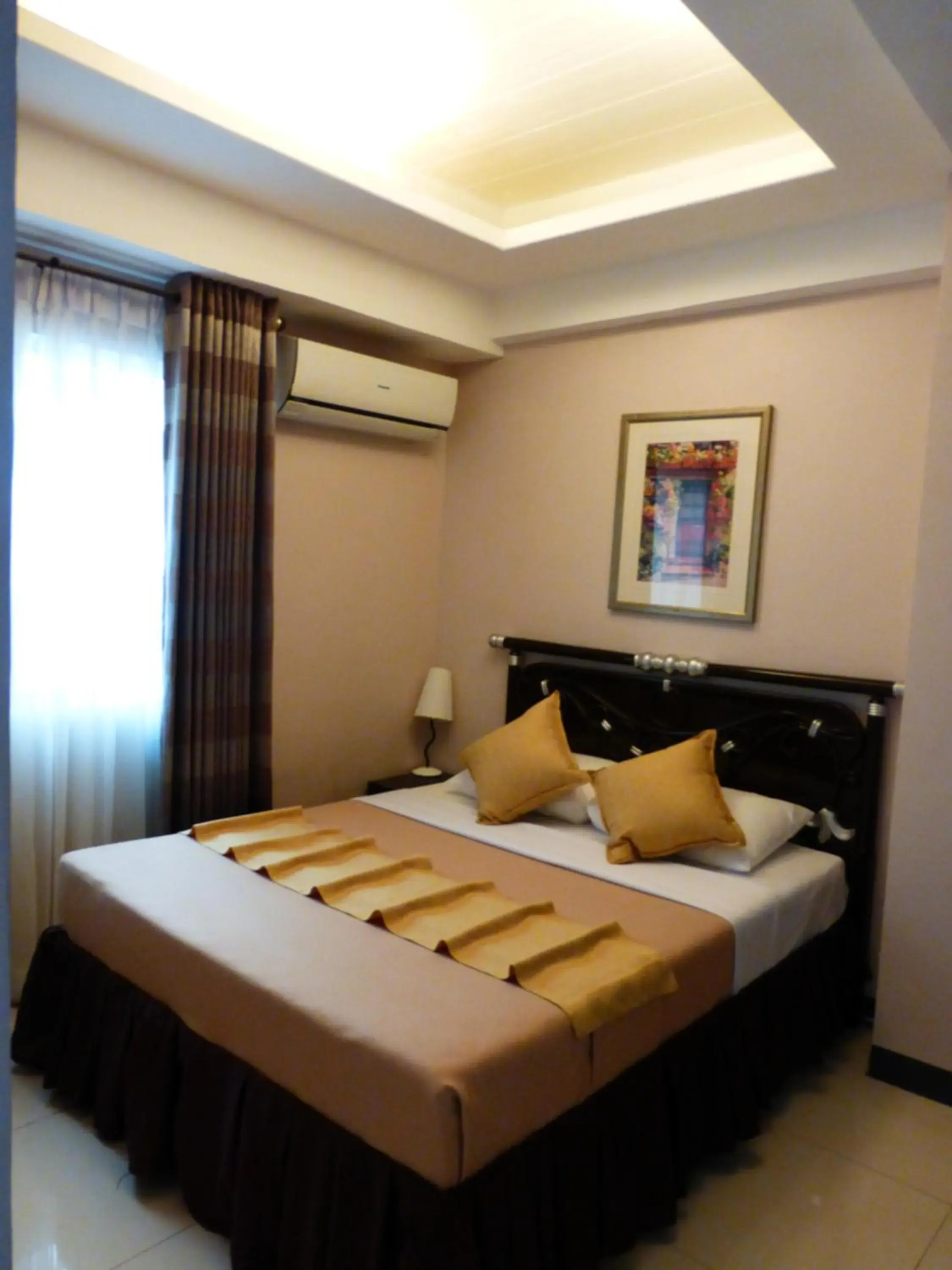 Bedroom, Bed in Silver Oaks Suites & Hotel Bedroom, Bed in Silver Oaks Suites & Hotel