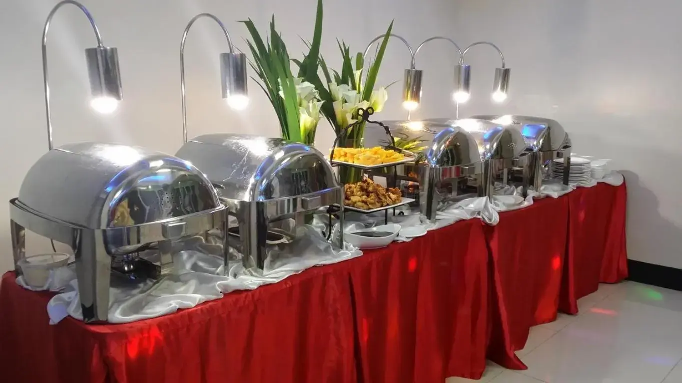 Restaurant/places to eat in Silver Oaks Suites & Hotel Restaurant/places to eat in Silver Oaks Suites & Hotel