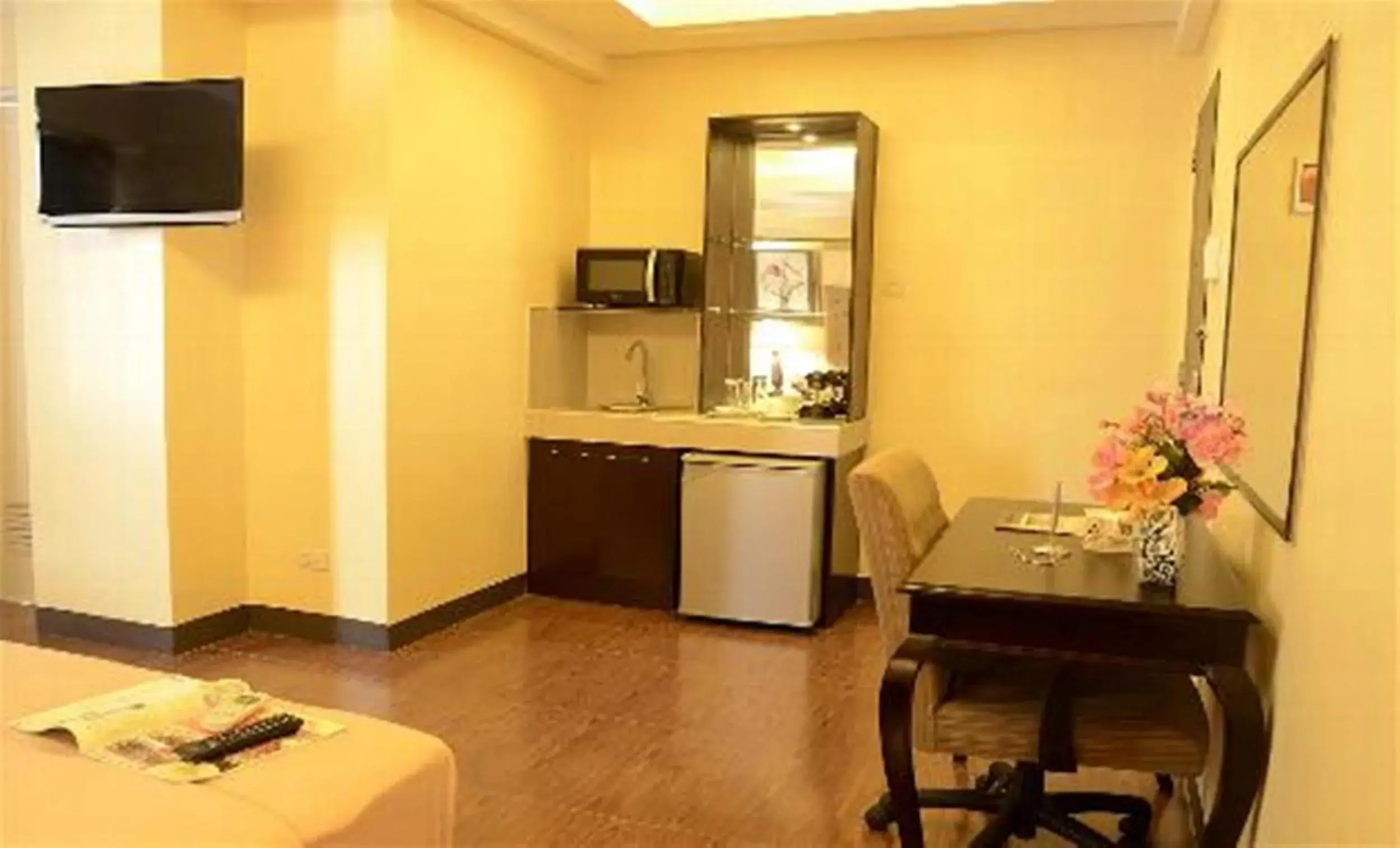 Photo of the whole room in Silver Oaks Suites & Hotel Photo of the whole room in Silver Oaks Suites & Hotel