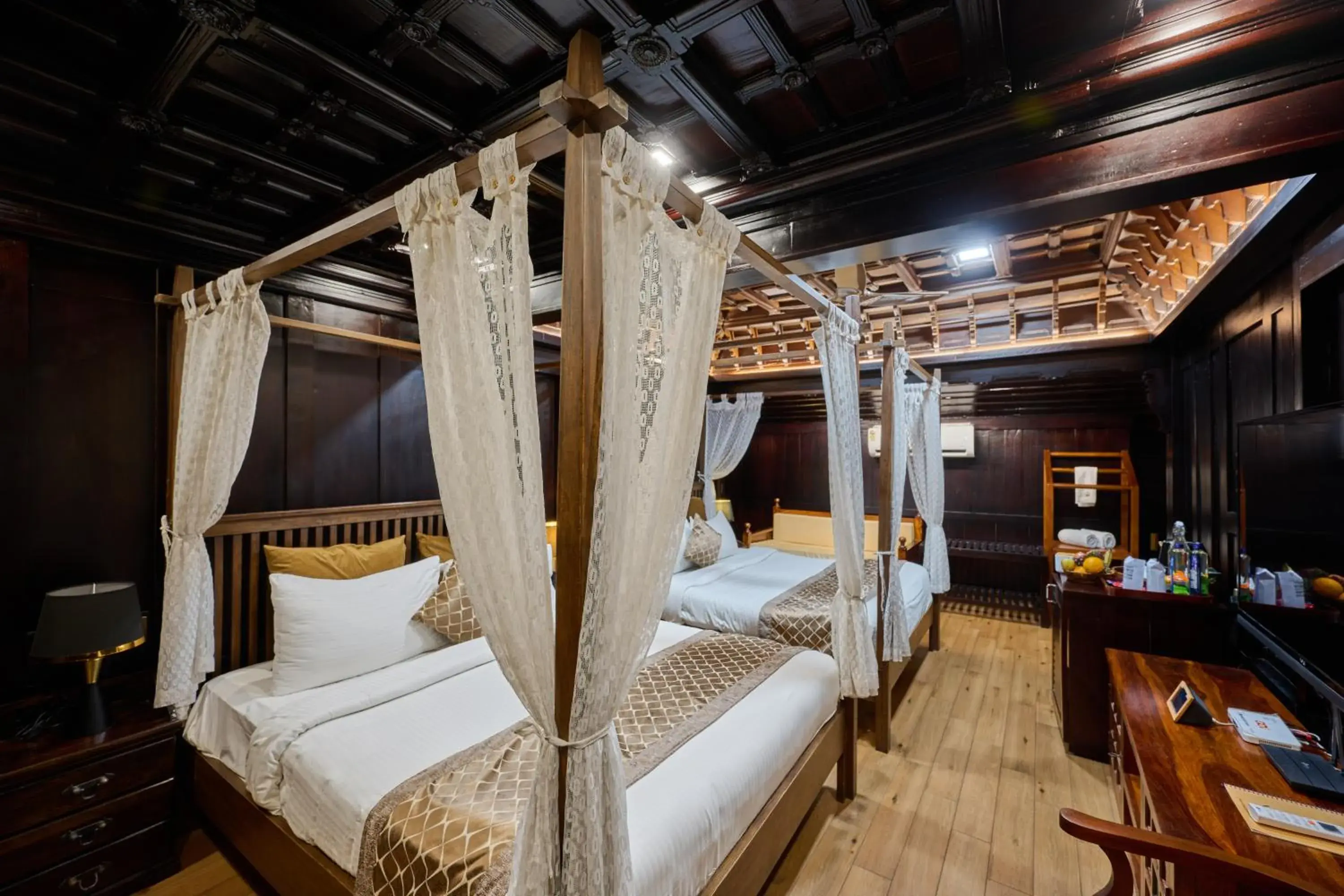 Heritage jacuzzi Twin suite in Maliekal Heritance Cherai Beach Cochin Heritage jacuzzi Twin suite in Maliekal Heritance Cherai Beach Cochin