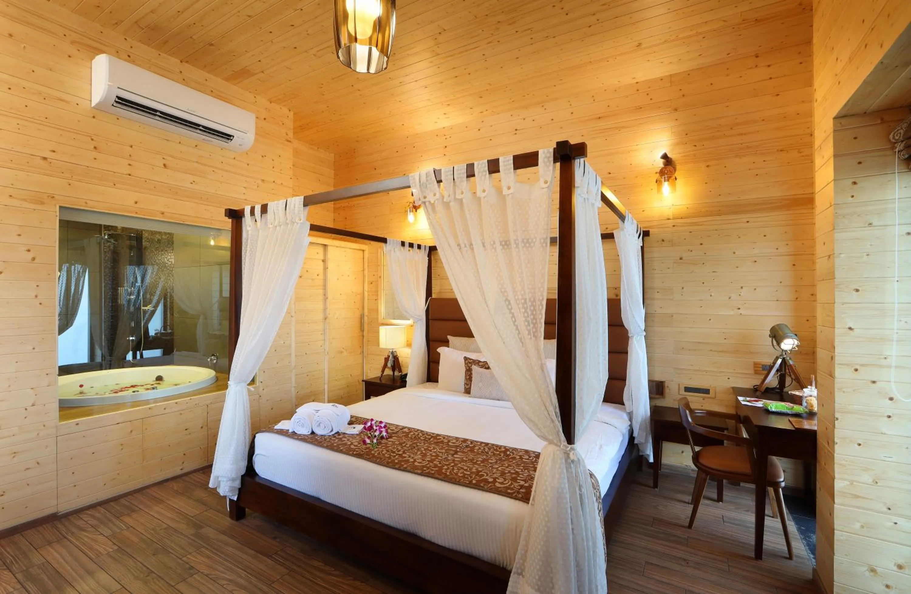Photo of the whole room, Bed in Maliekal Heritance Cherai Beach Cochin