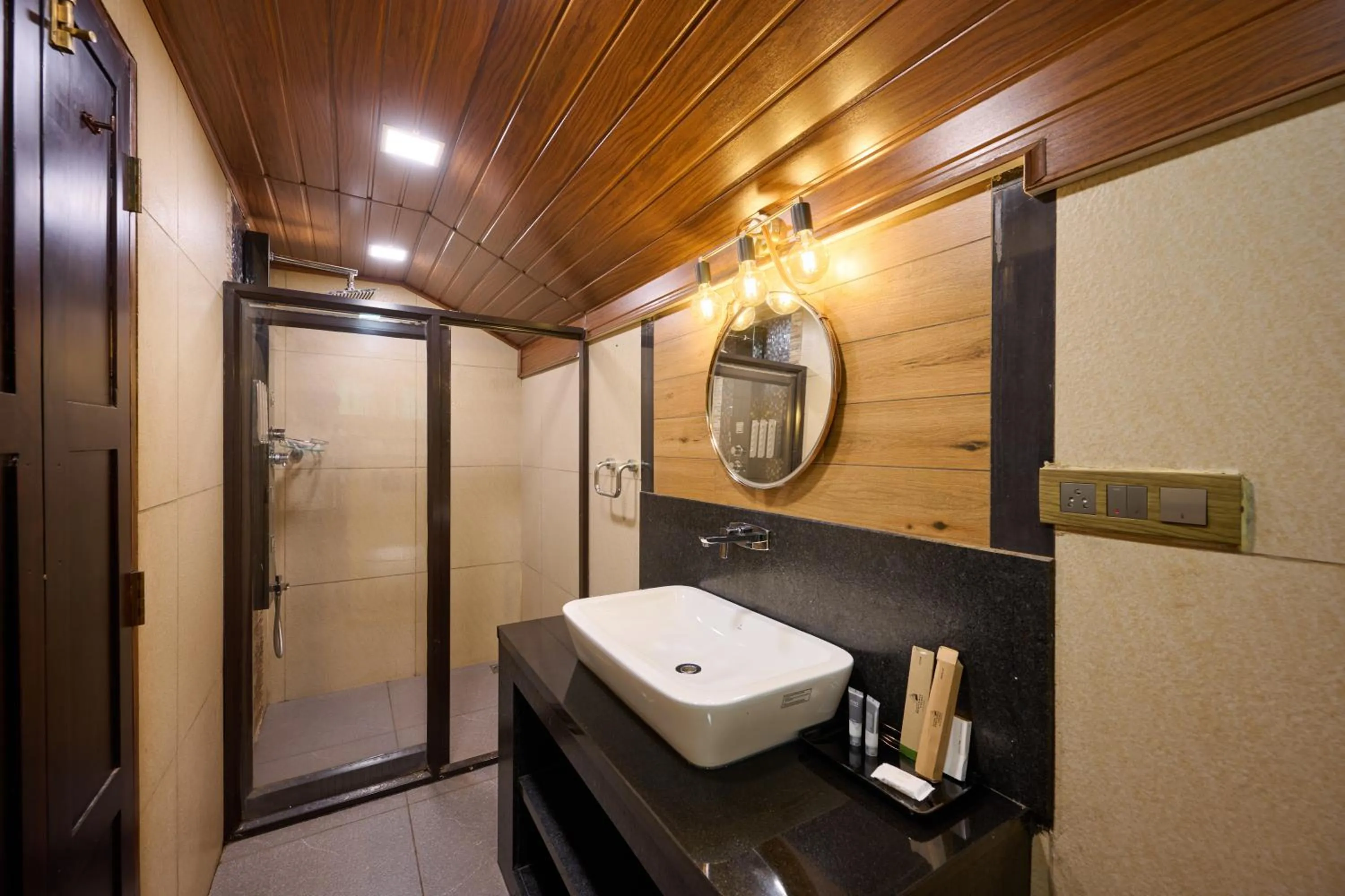 Bathroom in Maliekal Heritance Cherai Beach Cochin