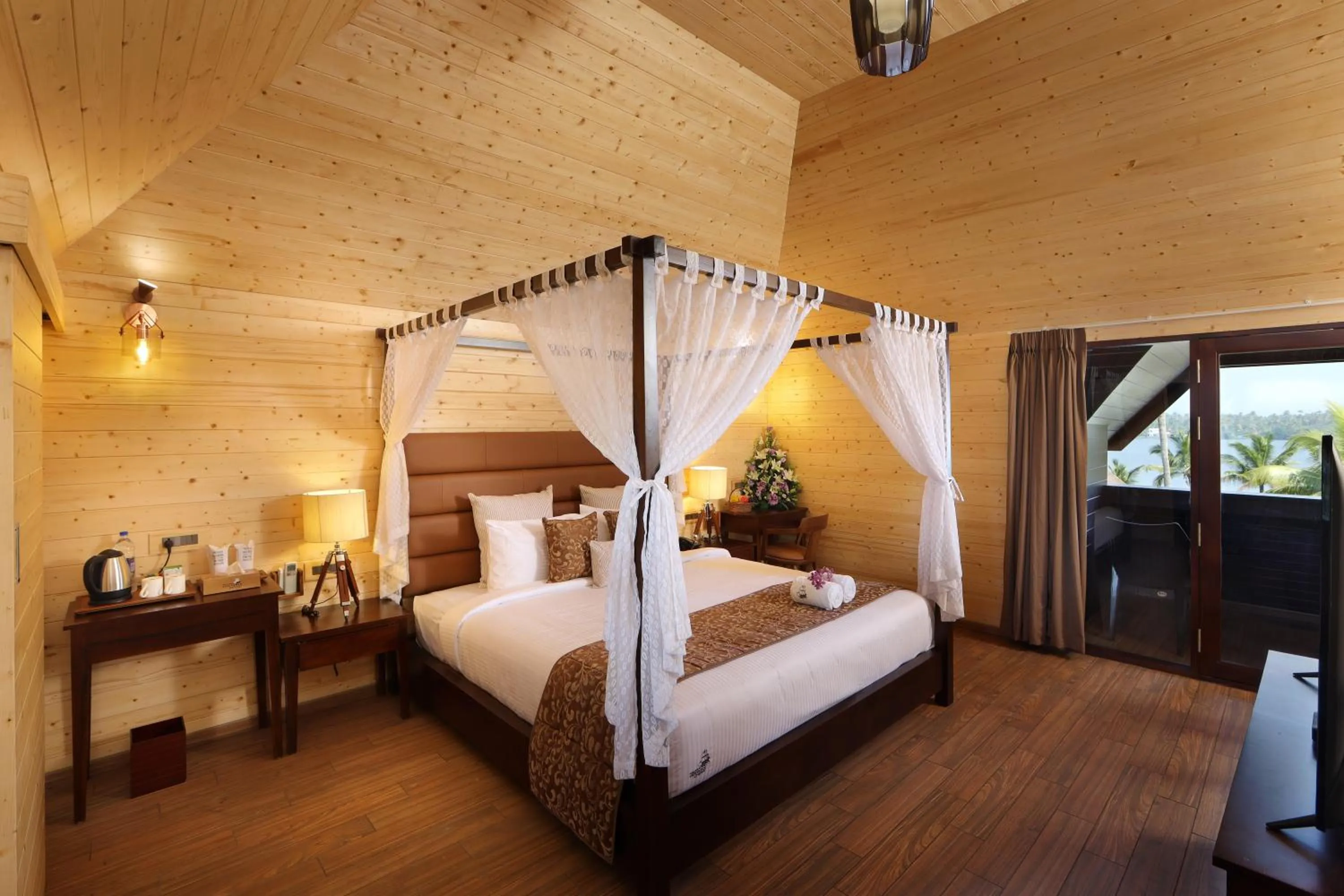 Bed in Maliekal Heritance Cherai Beach Cochin