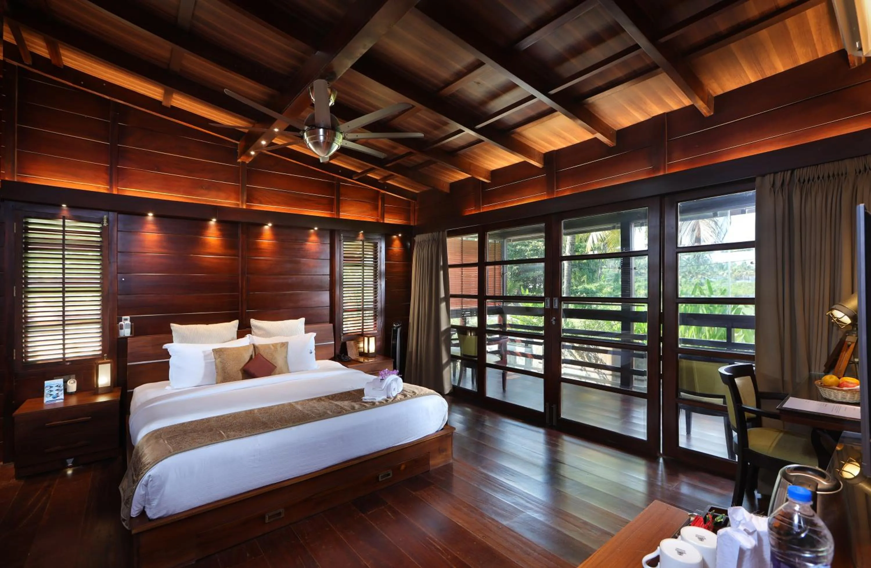 Bed in Maliekal Heritance Cherai Beach Cochin