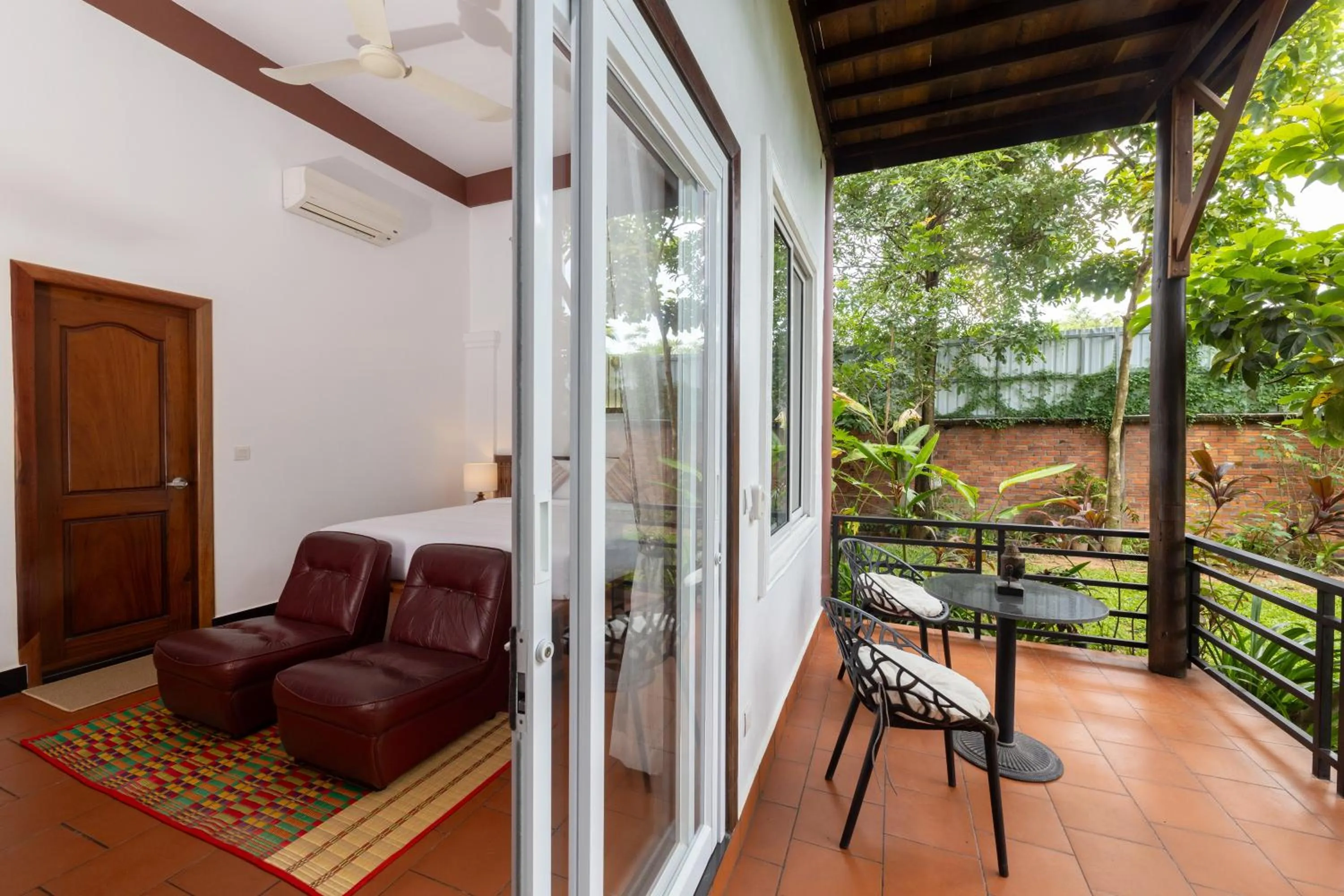 Patio in Atoh's Maison