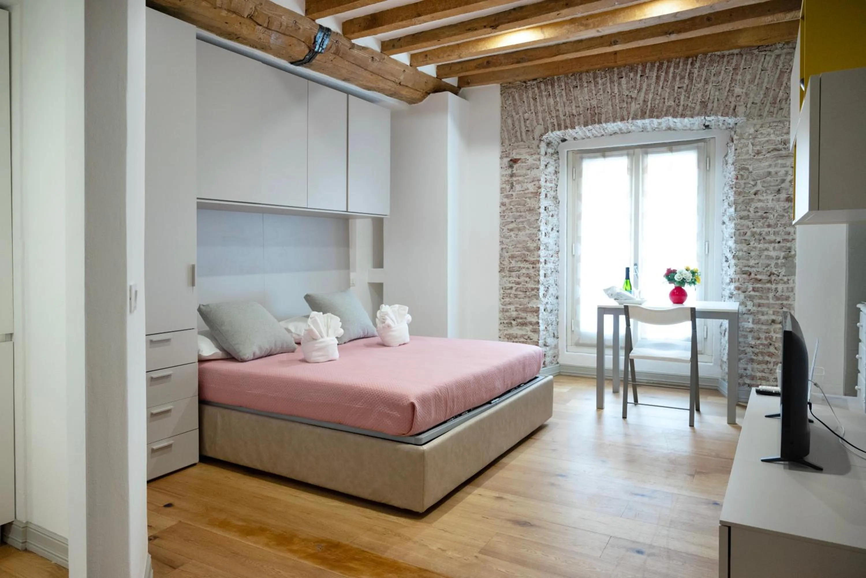 Milano Suite Home