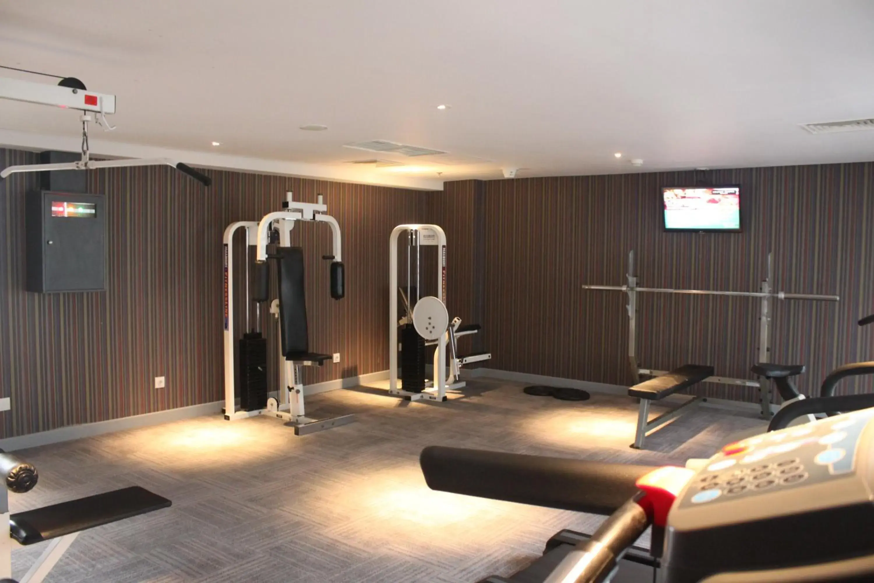 Fitness centre/facilities in CROWN PRINCE Hotel Surabaya Managed by Midtown Indonesia Fitness centre/facilities in CROWN PRINCE Hotel Surabaya Managed by Midtown Indonesia
