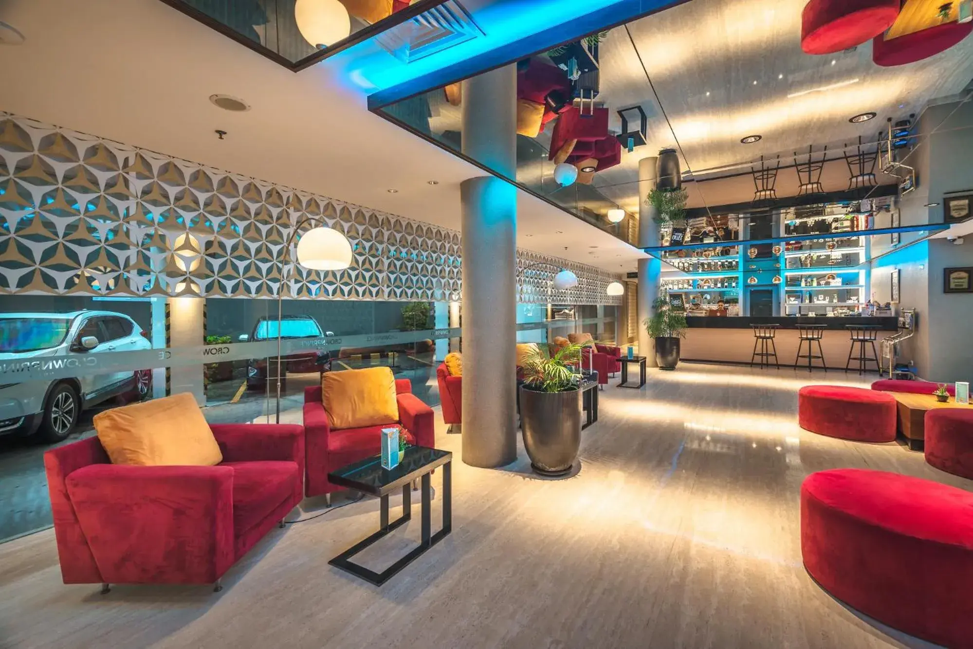 Lobby or reception in CROWN PRINCE Hotel Surabaya Managed by Midtown Indonesia Lobby or reception in CROWN PRINCE Hotel Surabaya Managed by Midtown Indonesia