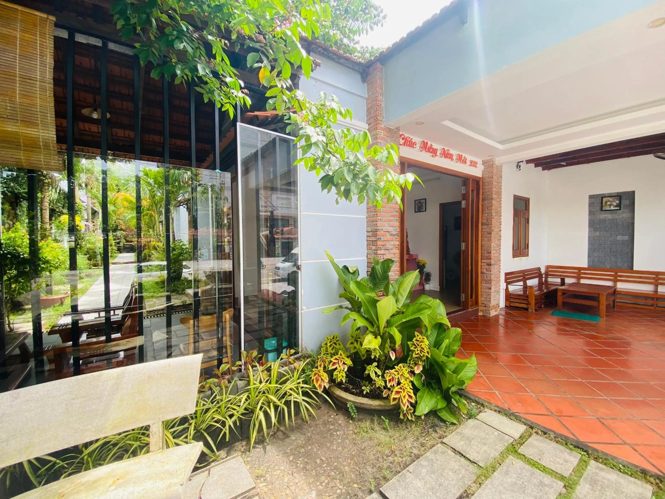 Property building in Dong Xuan Hong Hotel