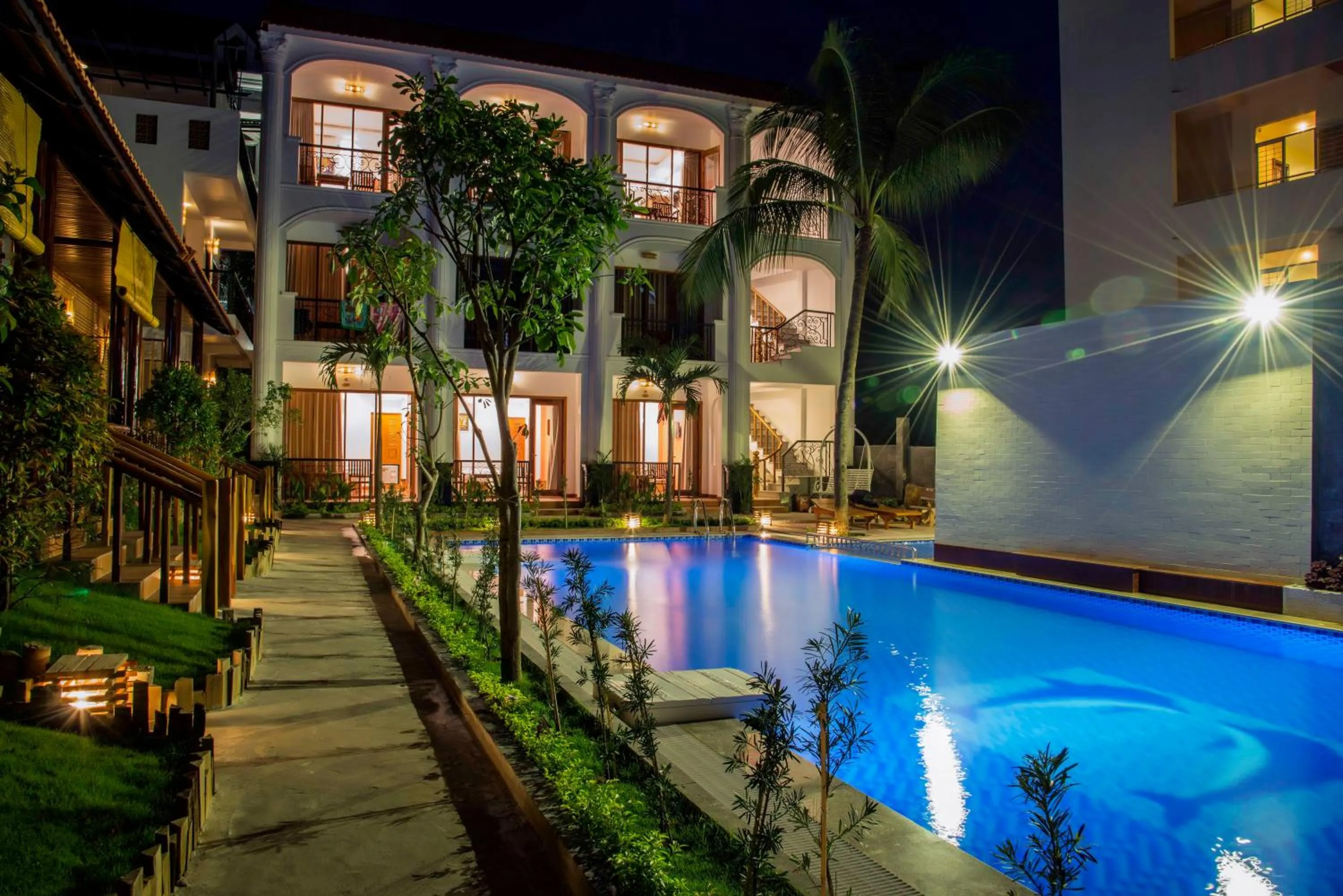 Lake view in Dong Xuan Hong Hotel