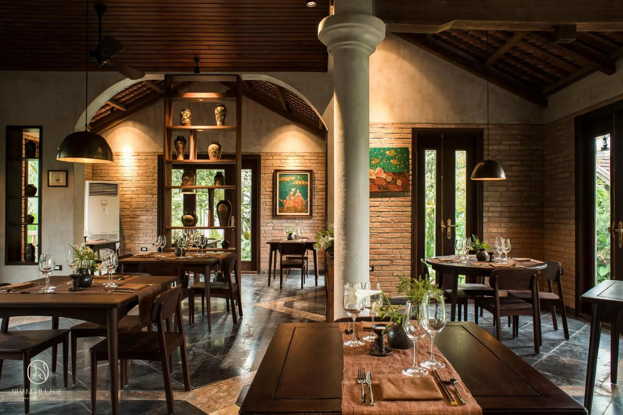 Restaurant/places to eat in Nham Village Resort